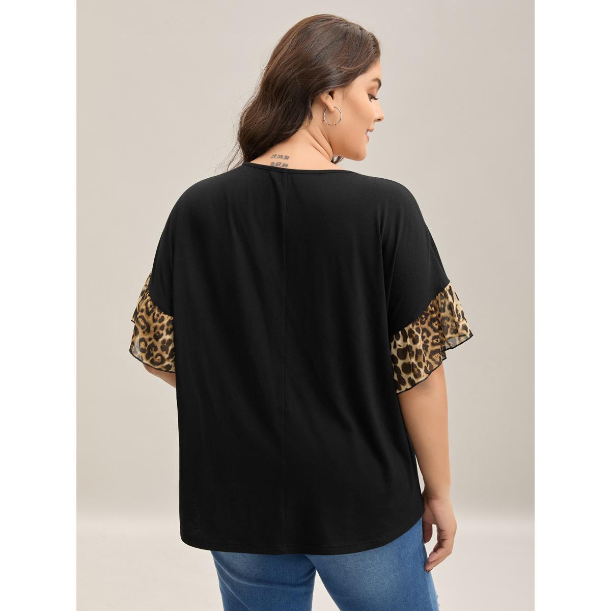 Plus Size Leopard Pattern Spliced Fitted T-Shirt Black Women Casual Gathered V-neck Everyday T-shirts BloomChic 30/6X Product Image