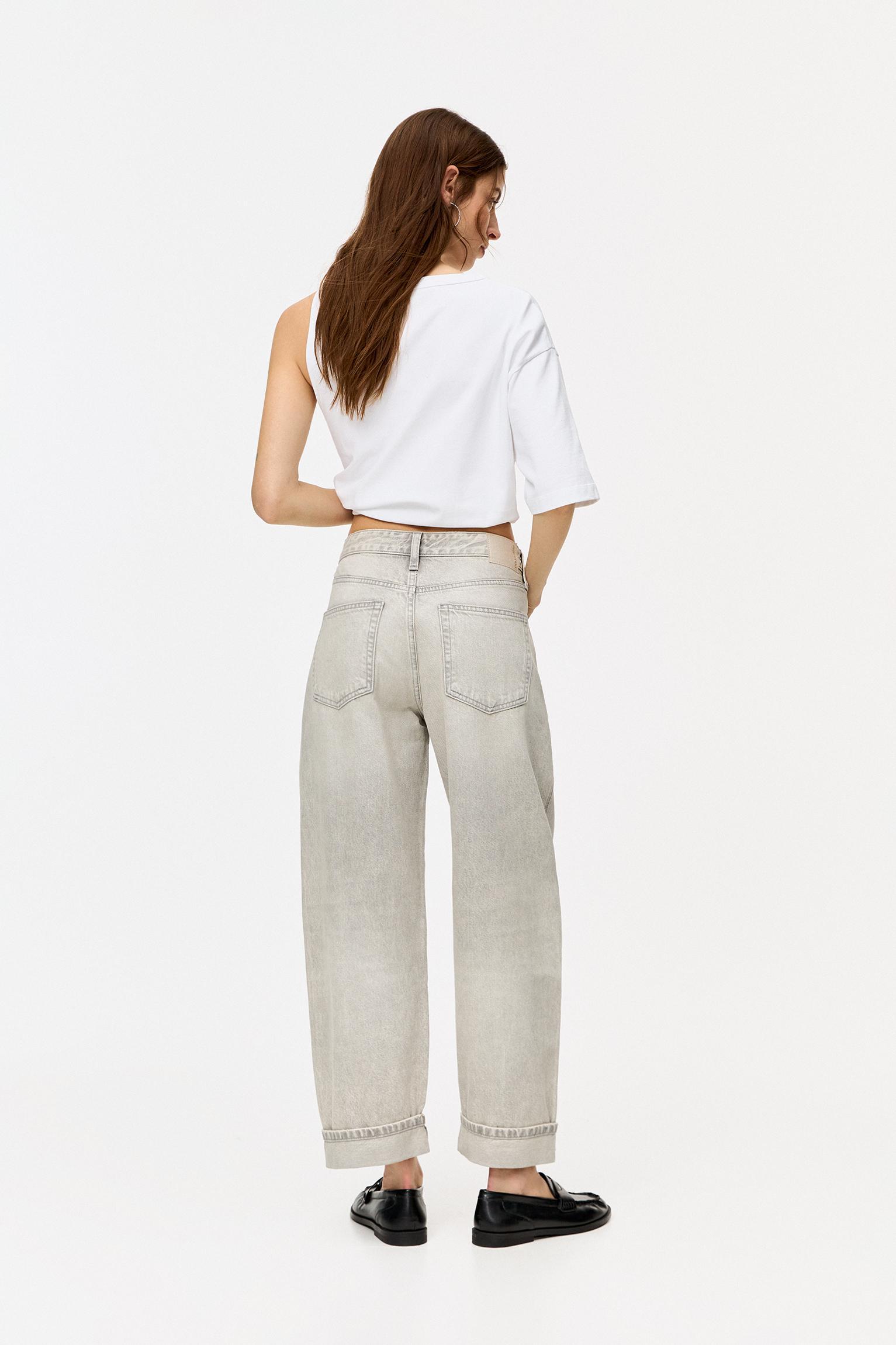 Mid-rise balloon fit jeans Product Image