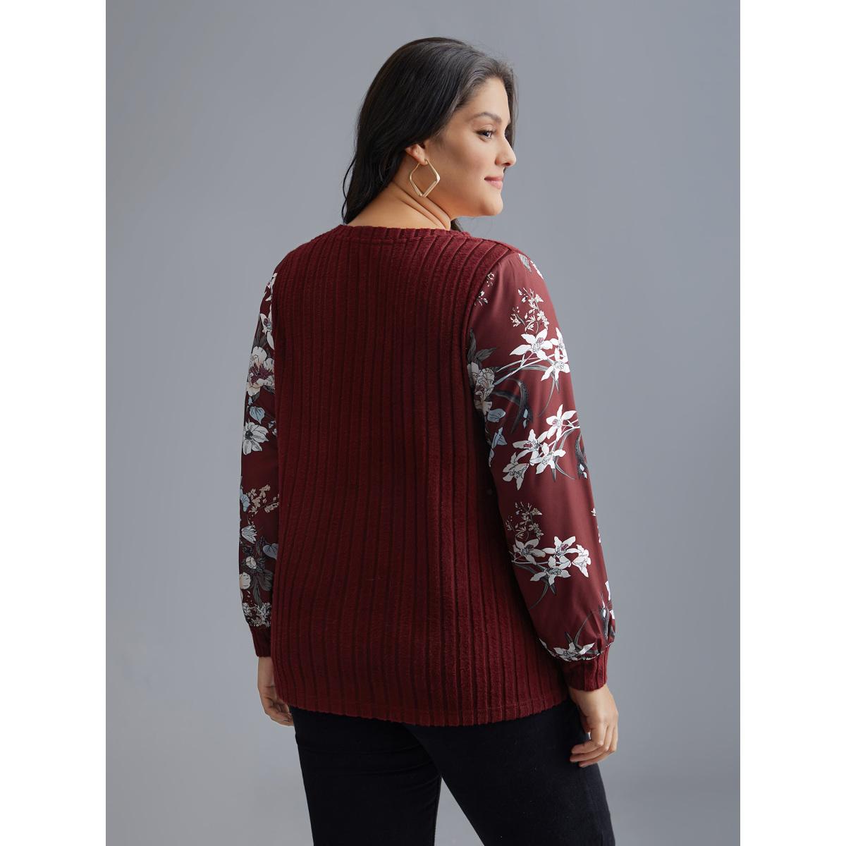 Plus Size V Neck Floral Patchwork Pit Strip T-shirt Burgundy Women Casual Texture Natural Flowers V-neck Loose Everyday T-shirts BloomChic 12/L Product Image