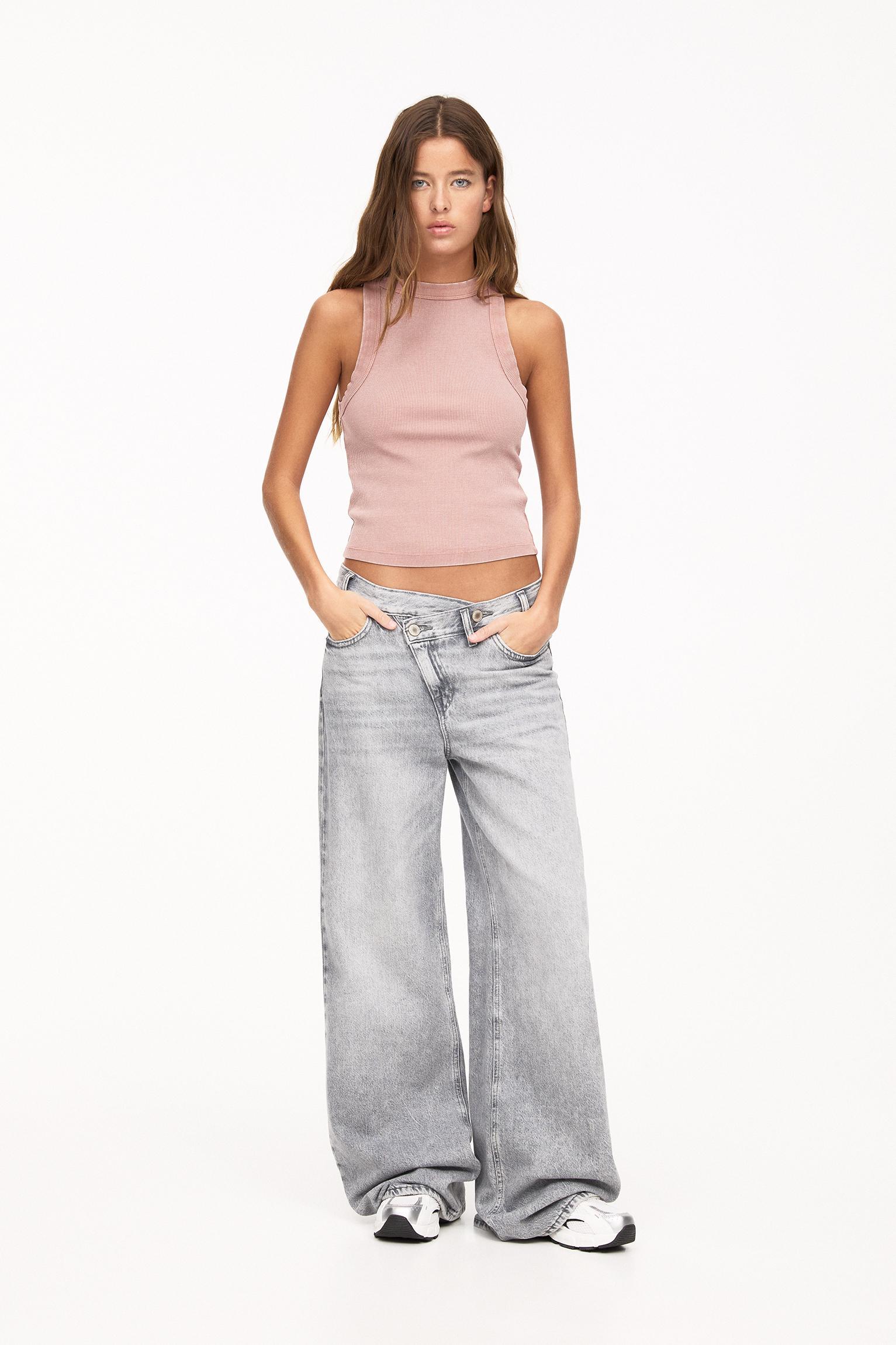 Halter neck tank top with trims Product Image