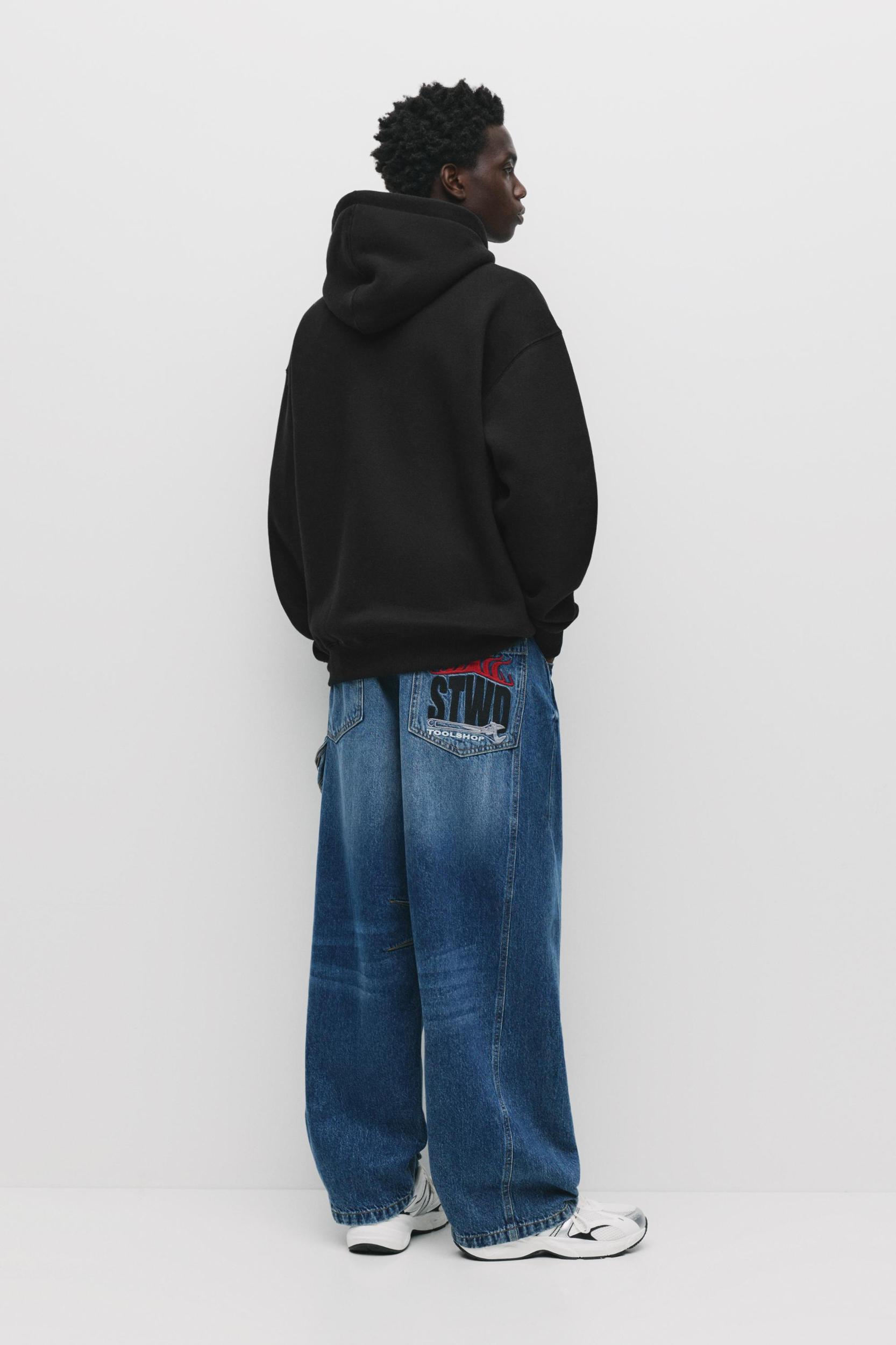 Basic hoodie Product Image