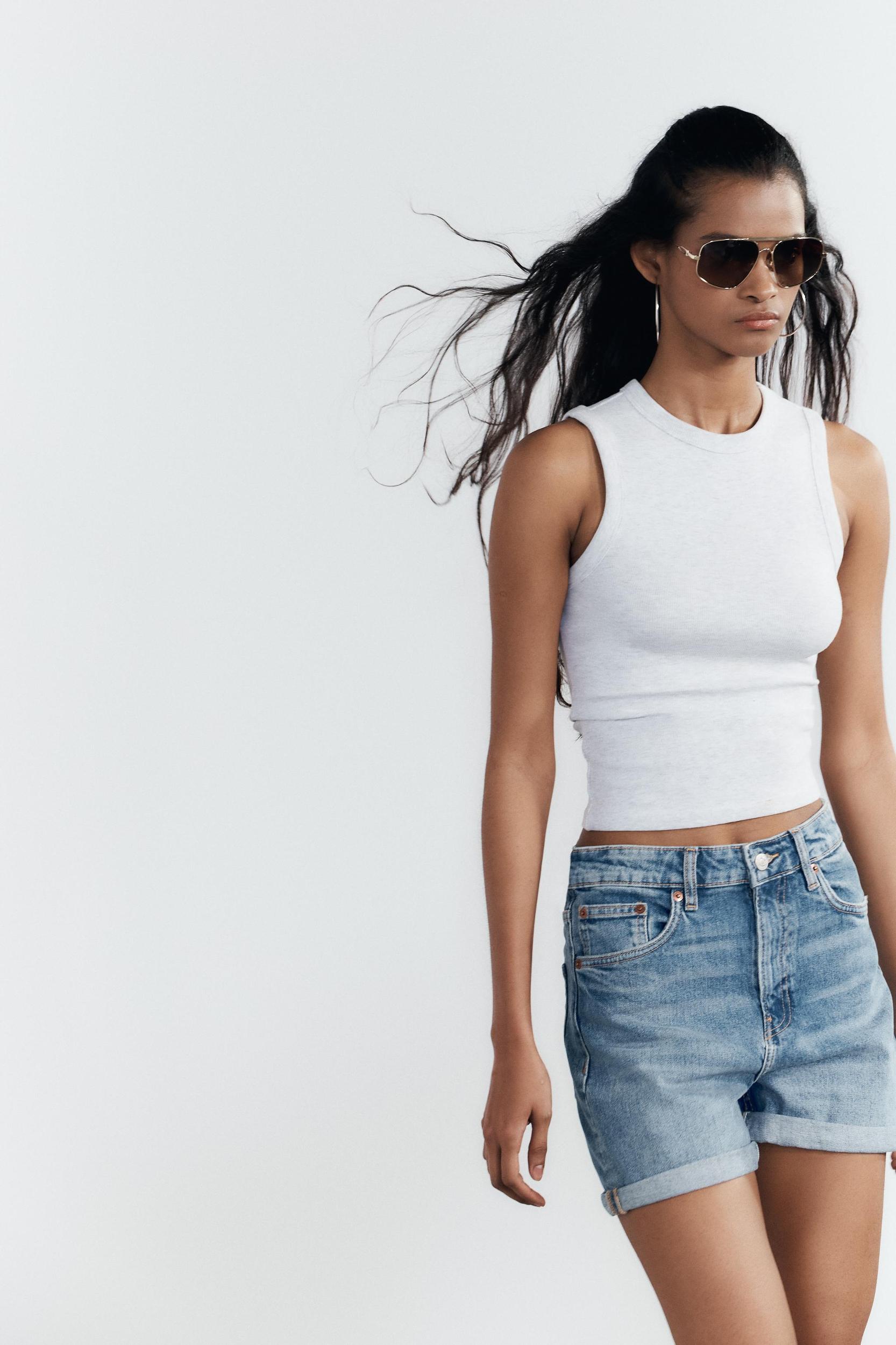 HIGH-WAISTED MOM FIT SHORTS Product Image