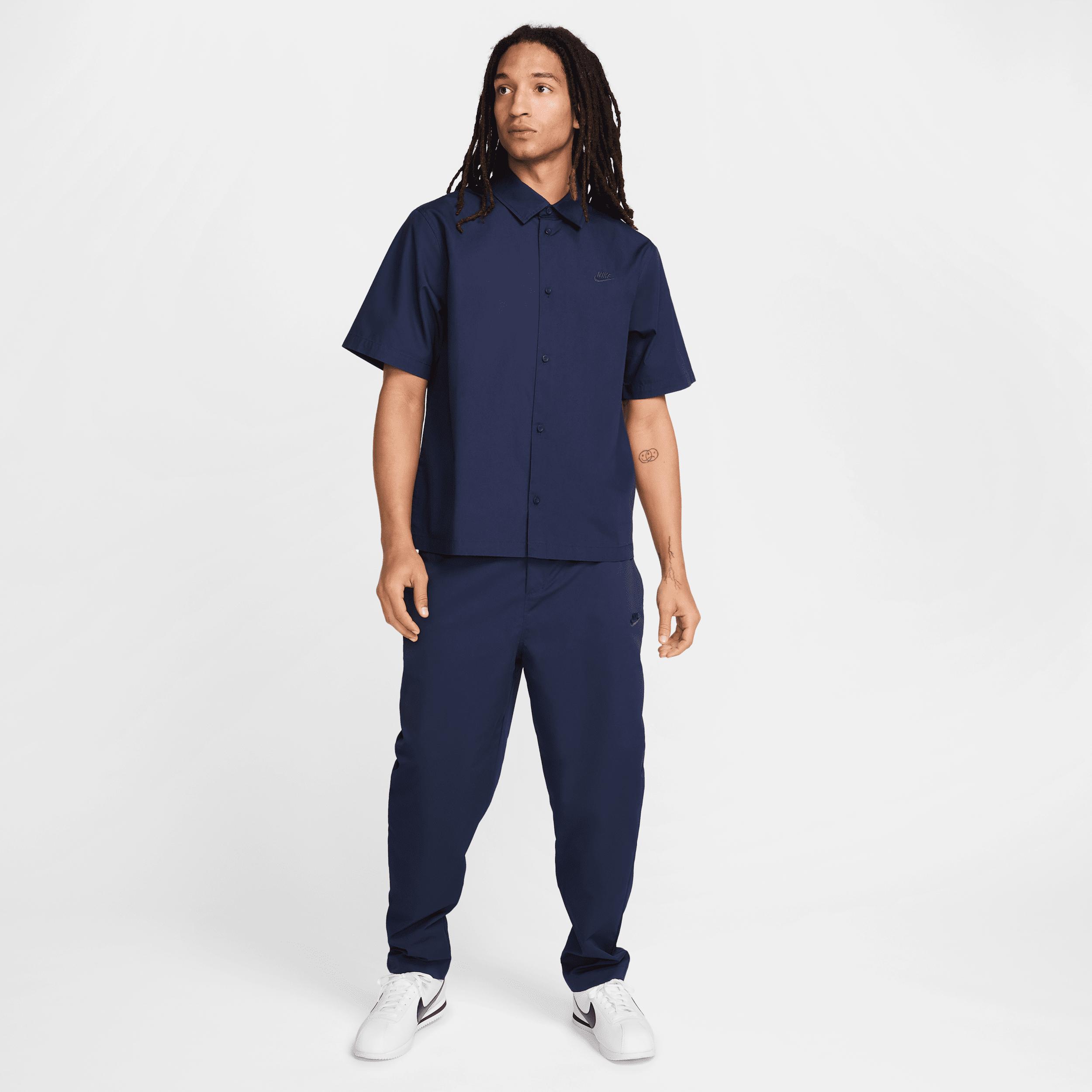 Nike Men's Club Short-Sleeve Button-Down Shirt Product Image