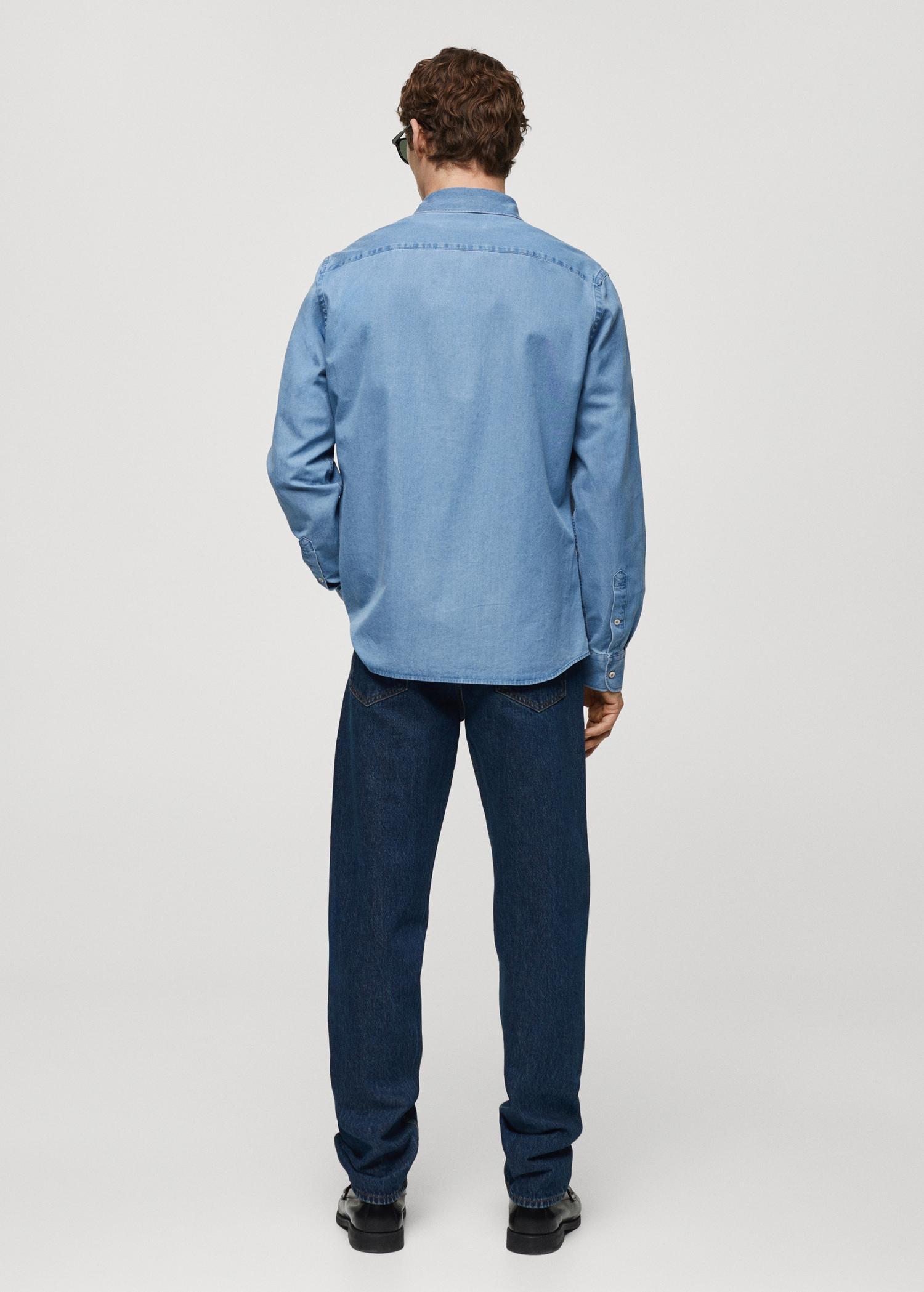 Regular-fit cotton chambray shirt - Men | MANGO USA Product Image