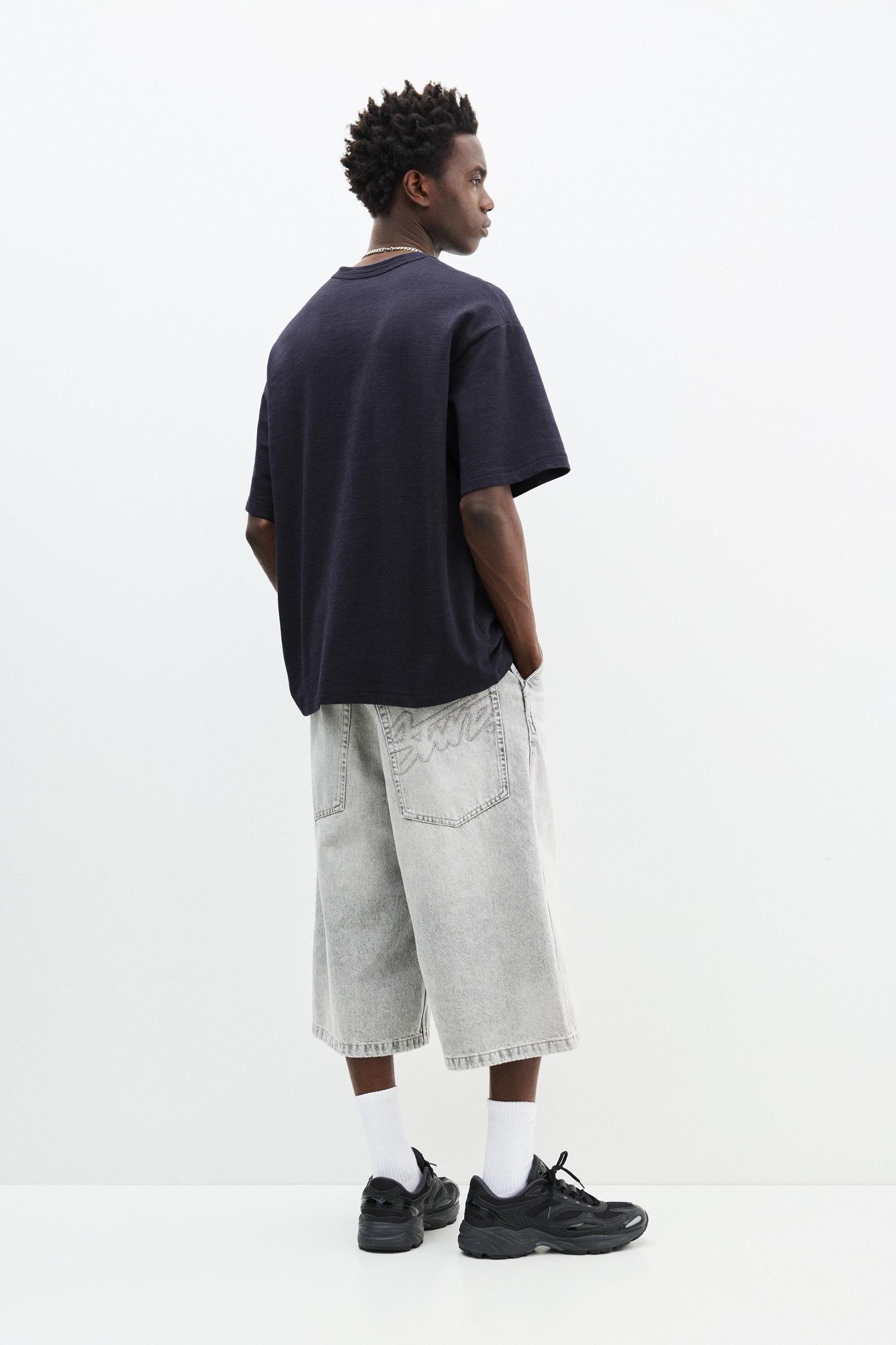 Short sleeve textured T-shirt Product Image