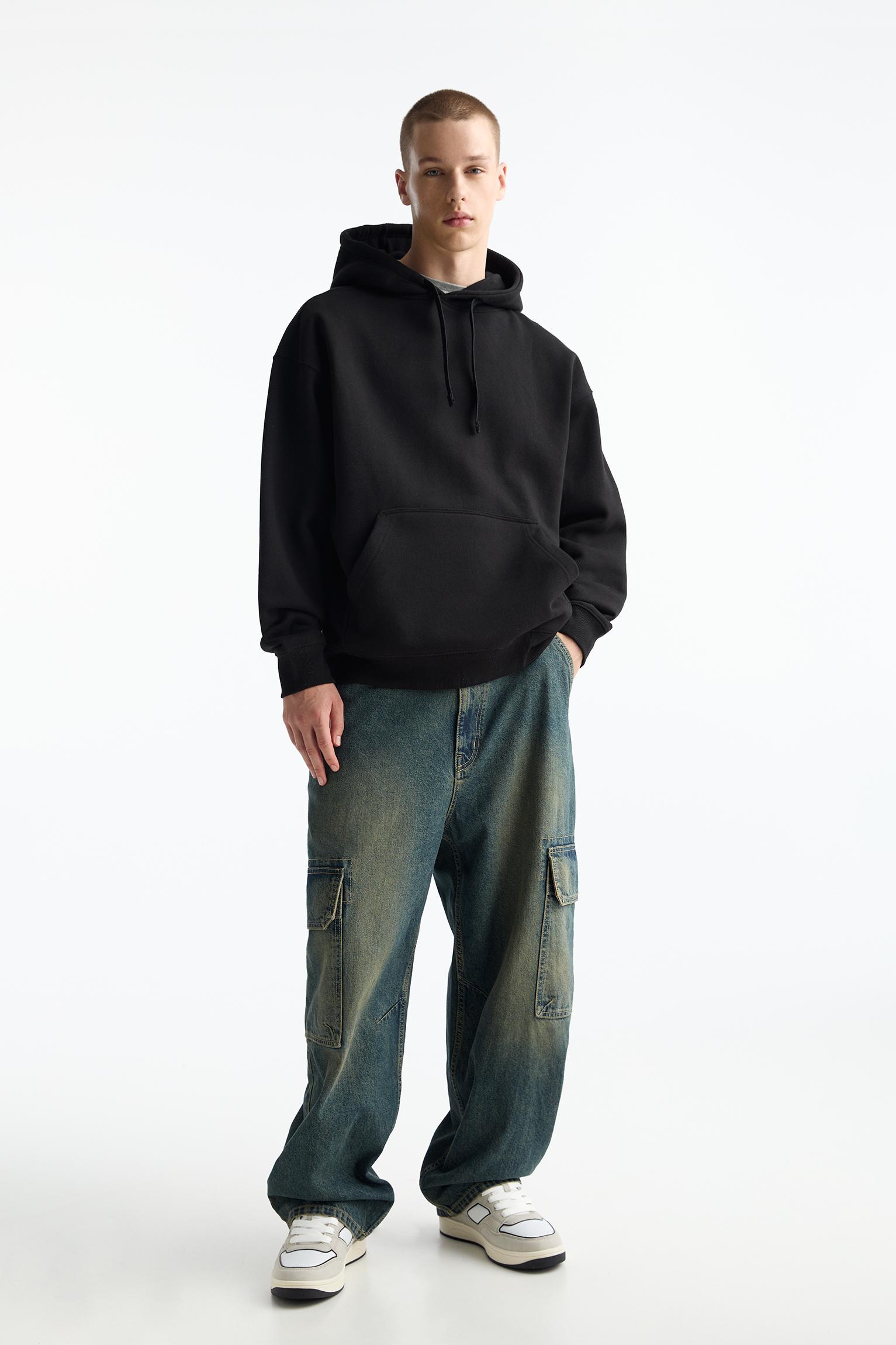 Basic hooded sweatshirt Product Image