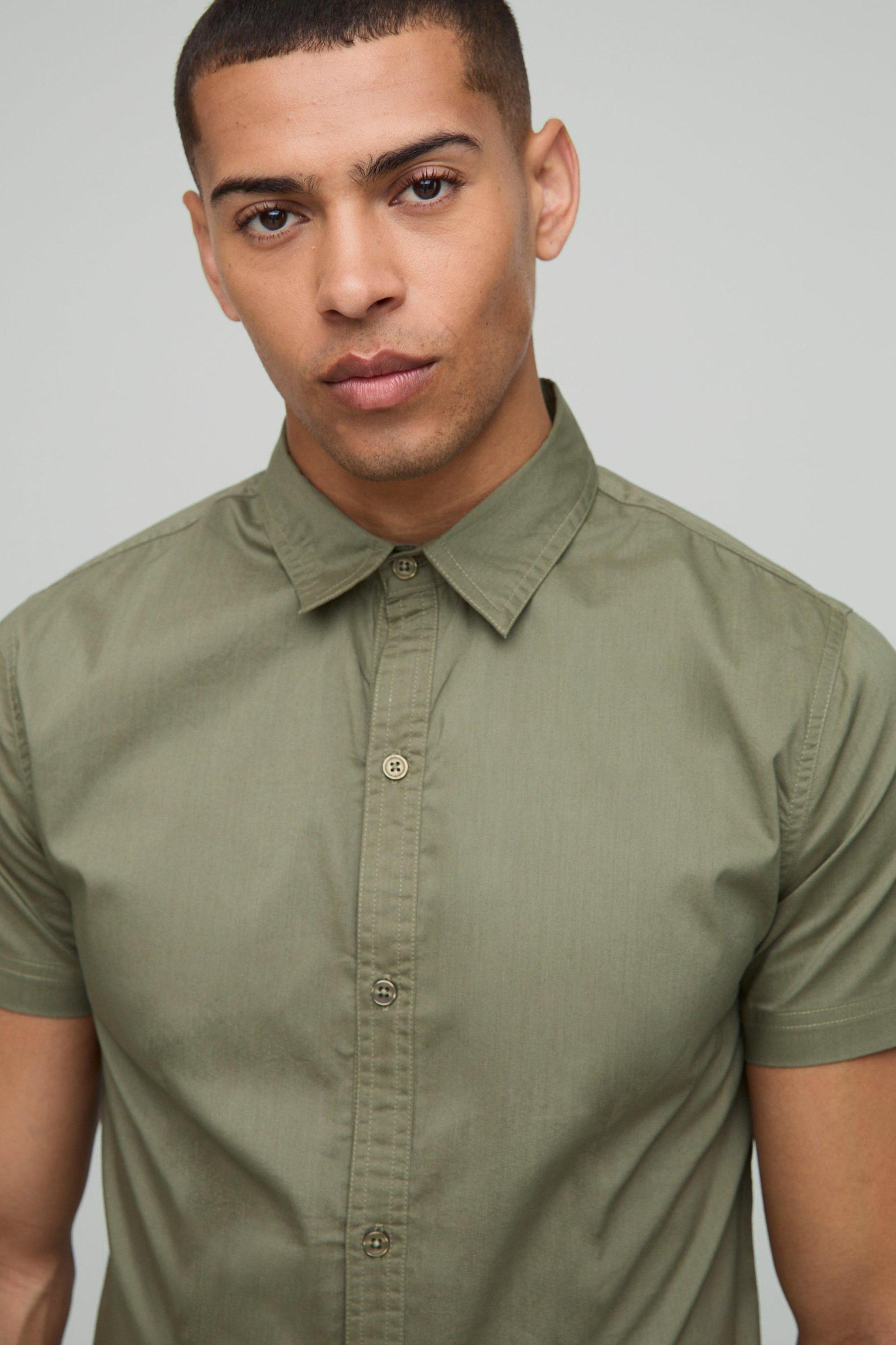 Stretch Fit Basic Short Sleeve Collared Shirt | boohooMAN USA Product Image