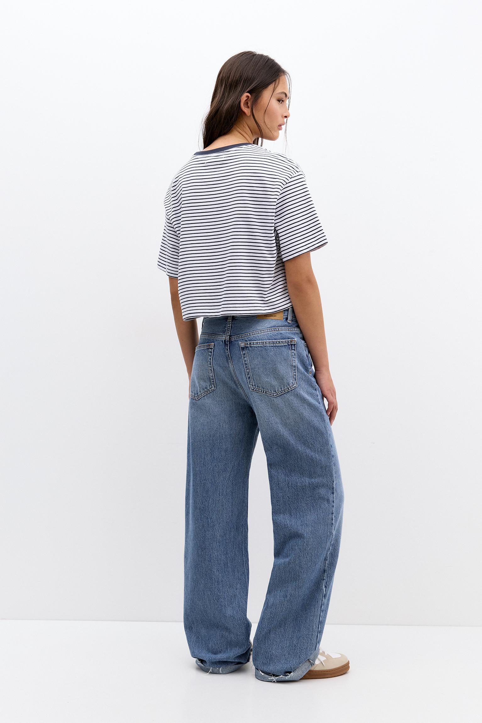 Cropped short sleeve T-shirt Product Image