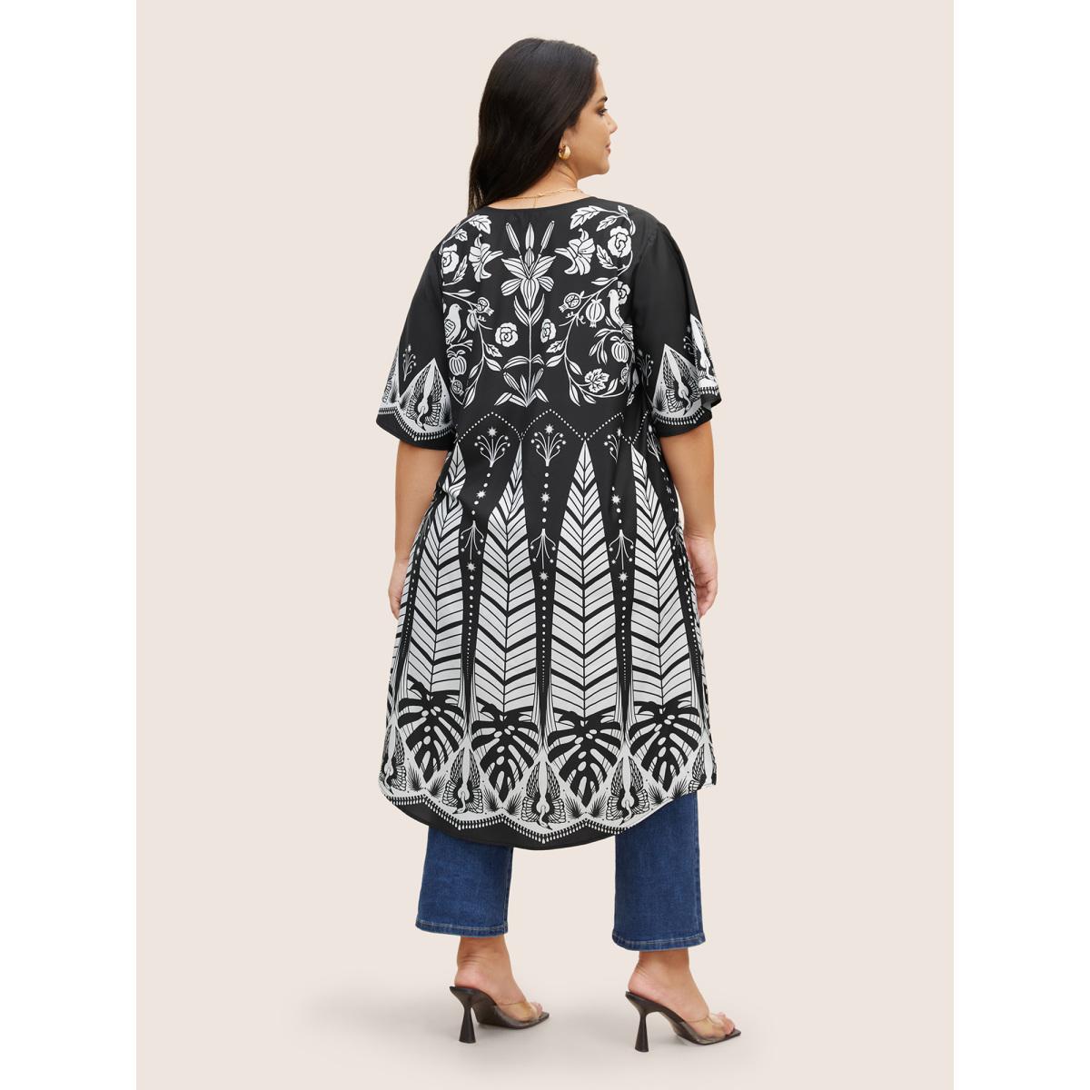Plus Size Boho Print Button Up Split Hem Kimono Women BlackFlower Resort Button Vacation Kimonos BloomChic 30/6X Product Image