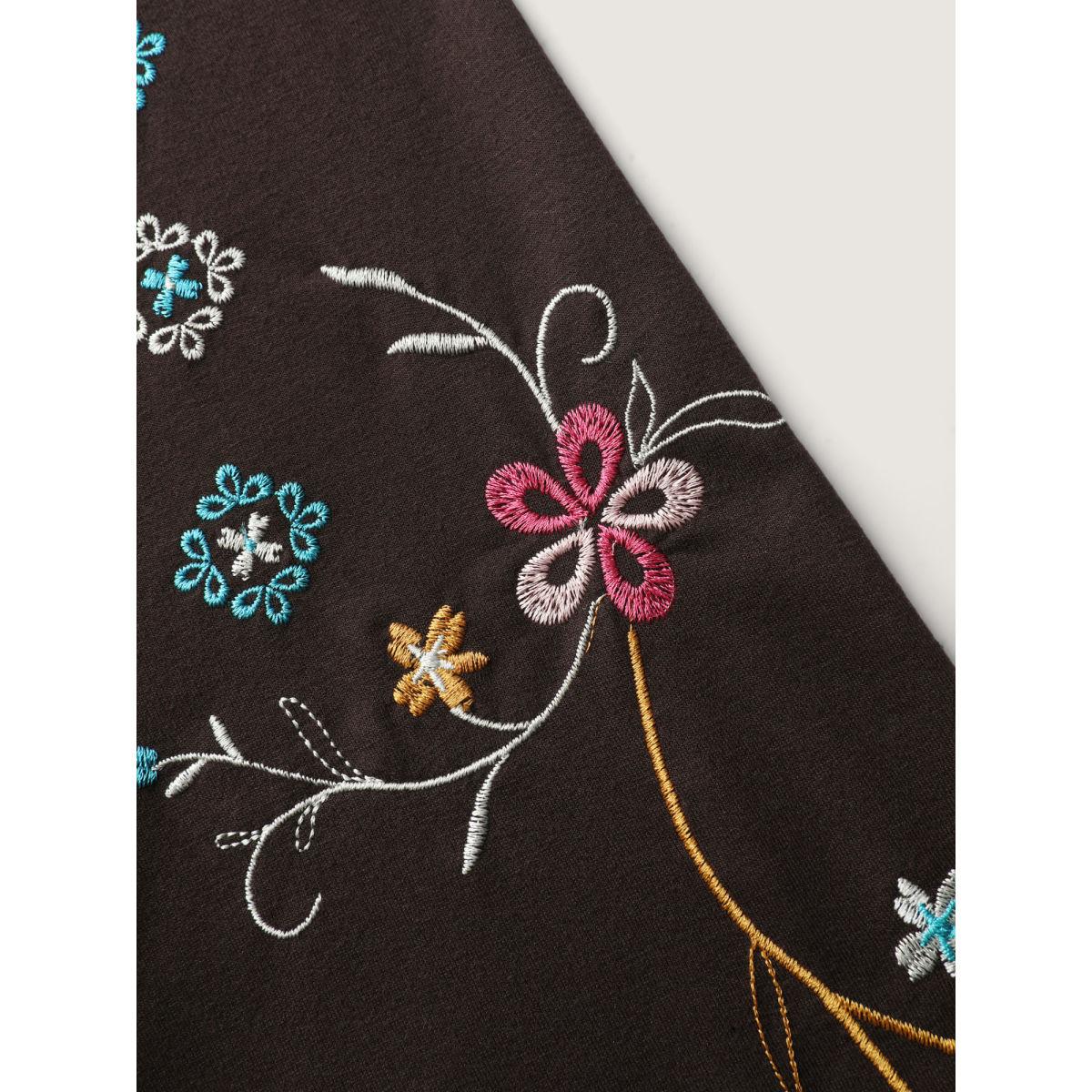 Plus Size Number 07 Embroidered Relaxed-Fit Sweatshirt Women Browncoffeecolor Leisure Round Neck Casual Sweatshirts BloomChic 28/5X Product Image