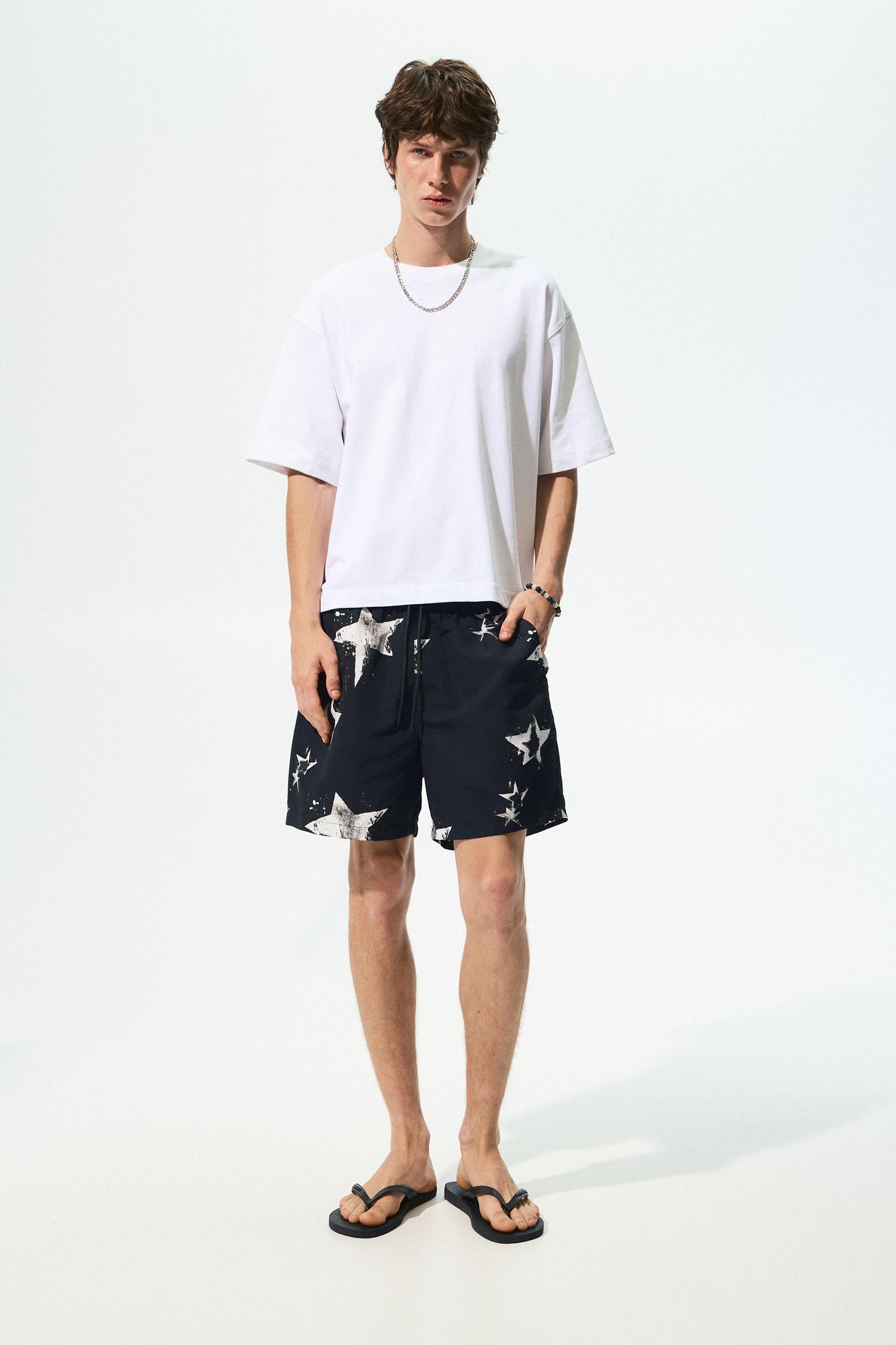Star print board shorts Product Image