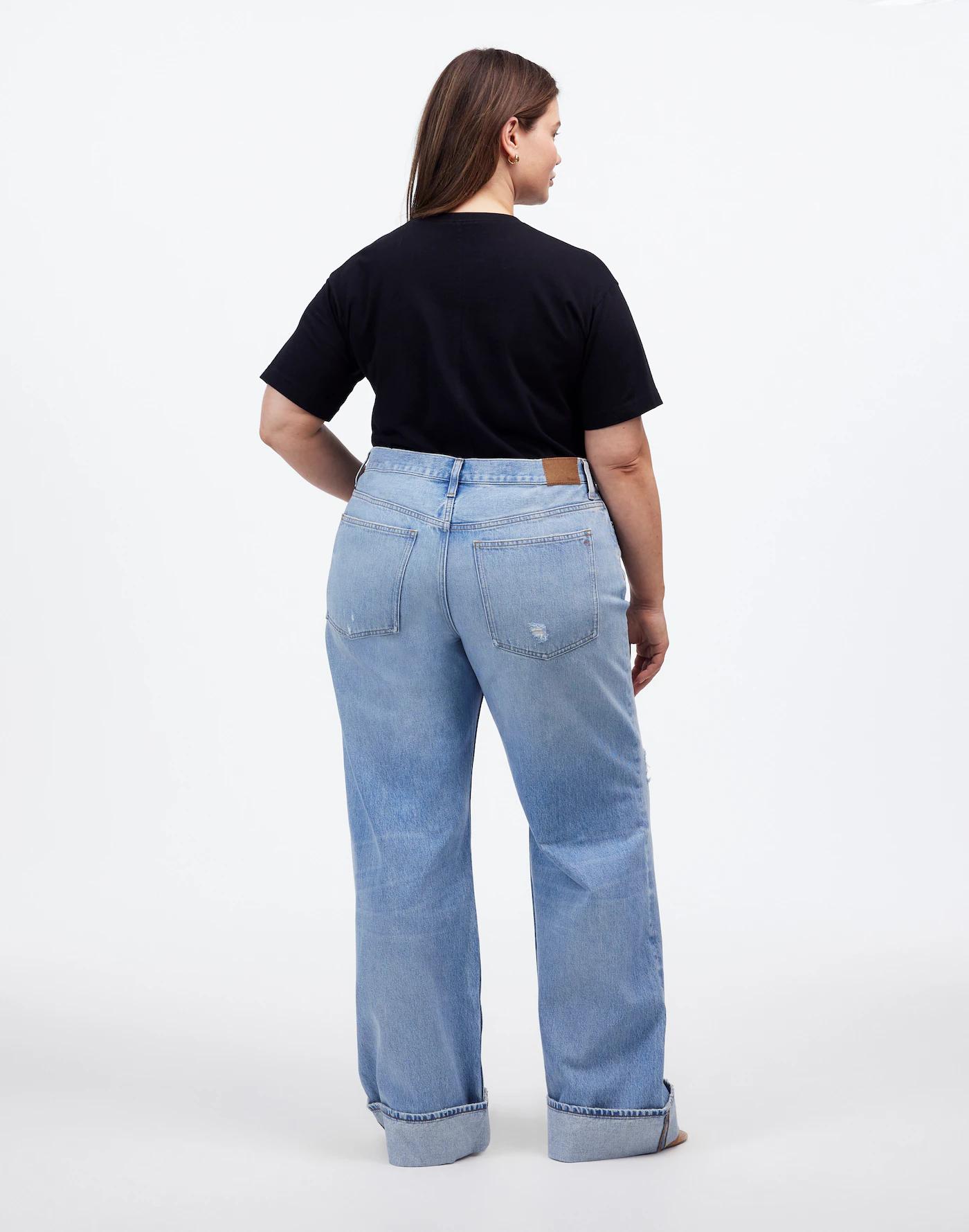 Plus Low-Slung Baggy Jeans Product Image