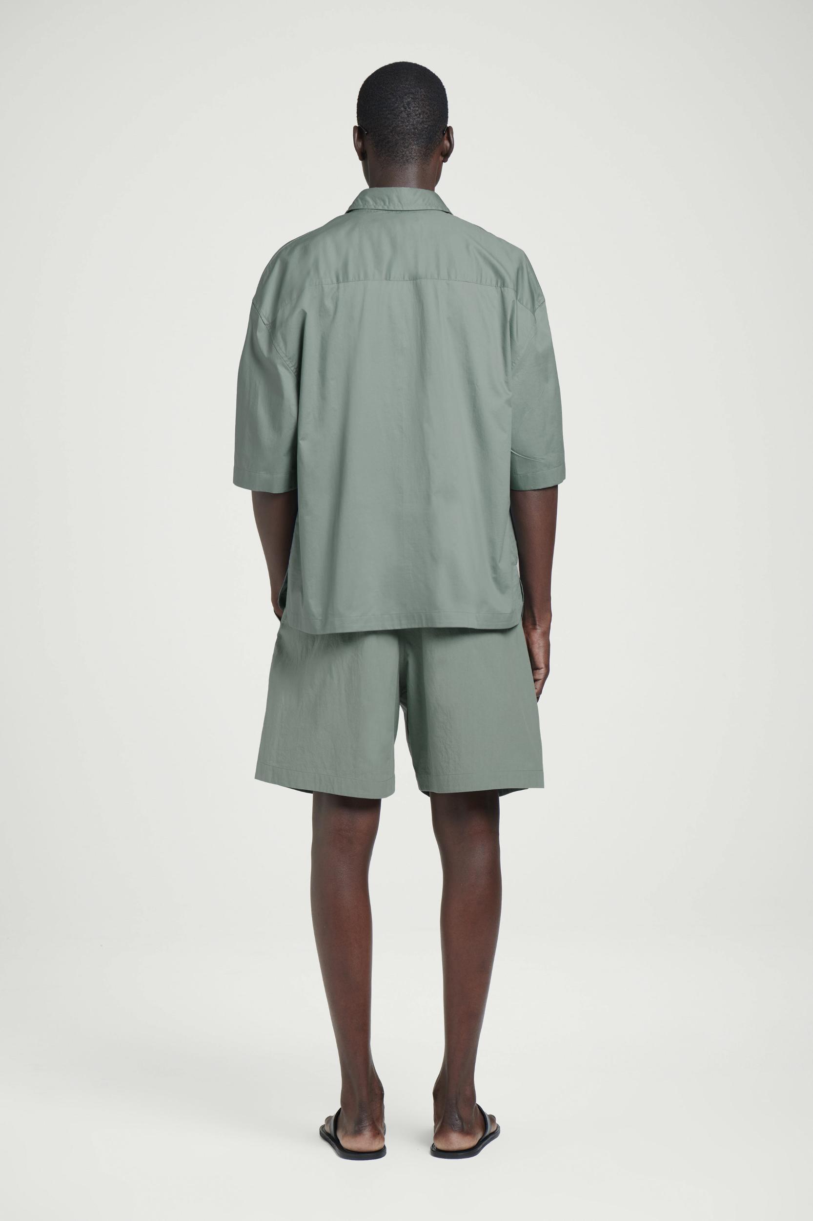 BOXY SHORT-SLEEVED COTTON SHIRT Product Image