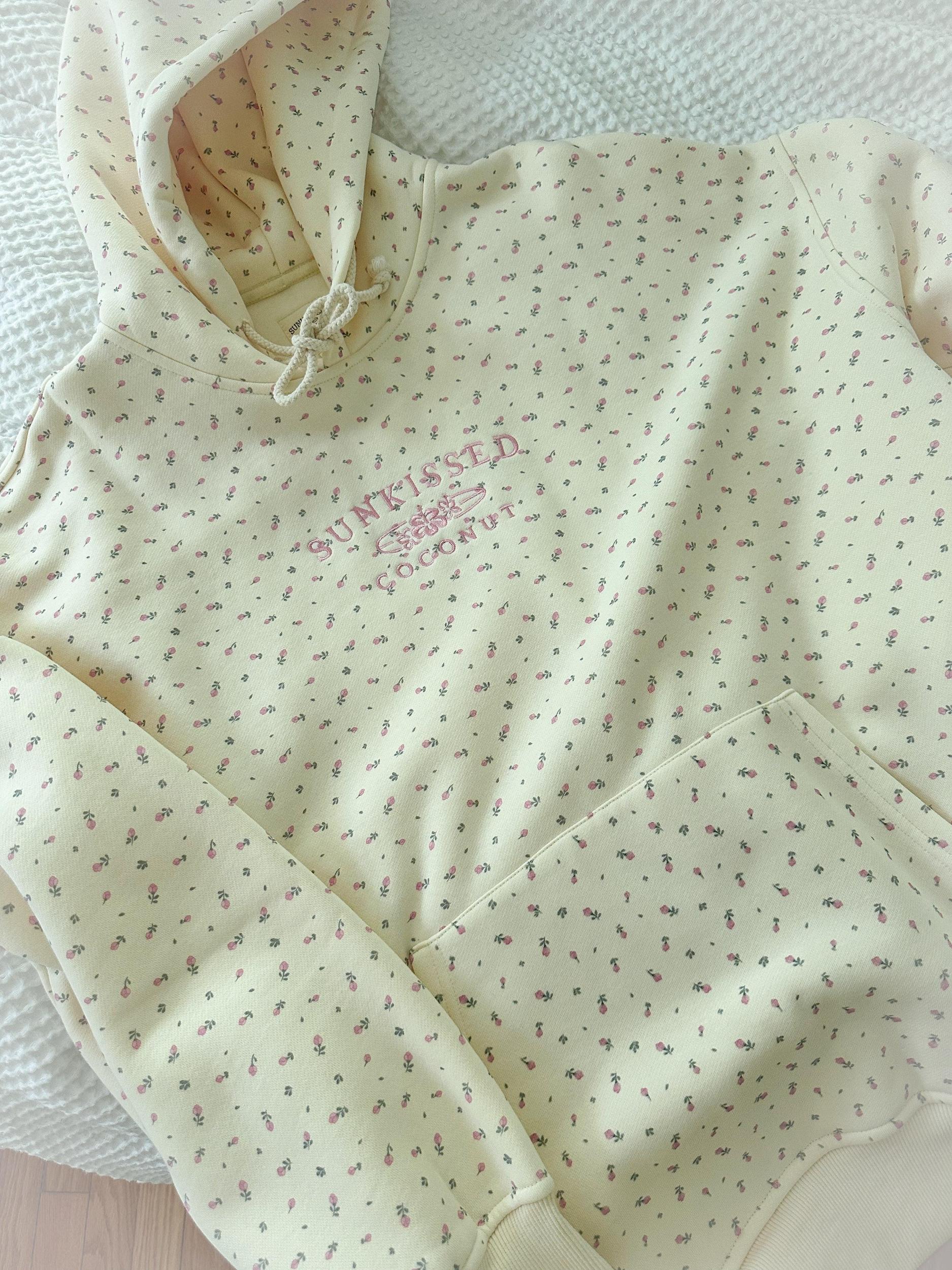 Toasted Cream Roses Embroider Hoodie Product Image