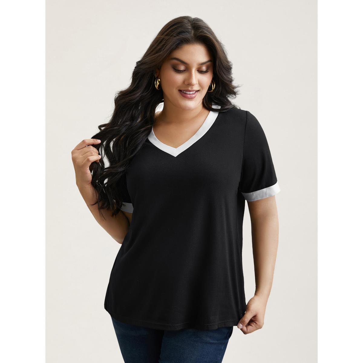 Plus Size Color-Block Stretchy V-Neck T-Shirt Black Women Leisure Contrast V-neck Casual T-shirts BloomChic 30/6X Product Image