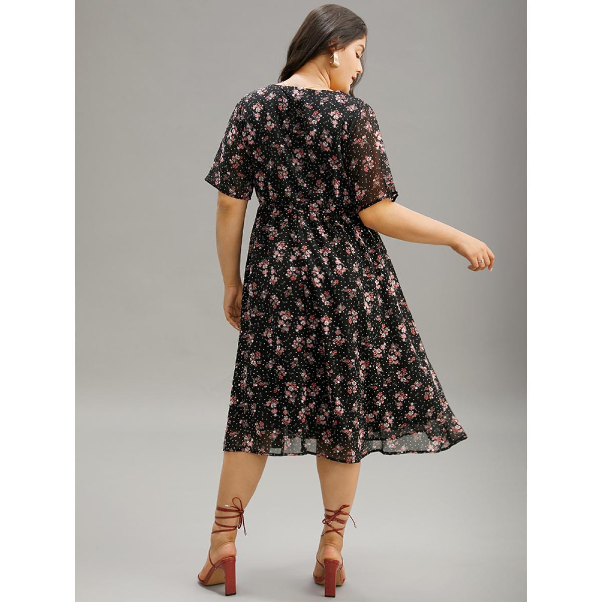 Plus Size Polka Dot & Floral Print Pocket V Neck Dress Black Women Elegant Lined V-neck Short sleeve Curvy Midi Dress BloomChic 28/5X Product Image