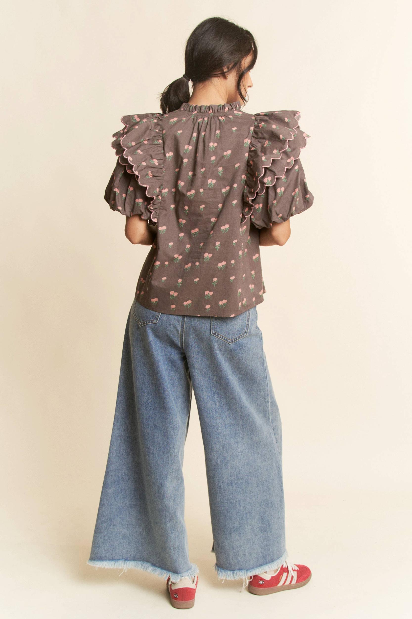 CONTRAST EDGE RUFFLE PUFF SLEEVE BLOUSE TOP: MOCHA BROWN Product Image