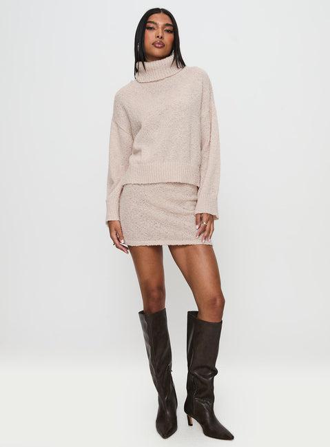 Isavella Set Beige Product Image