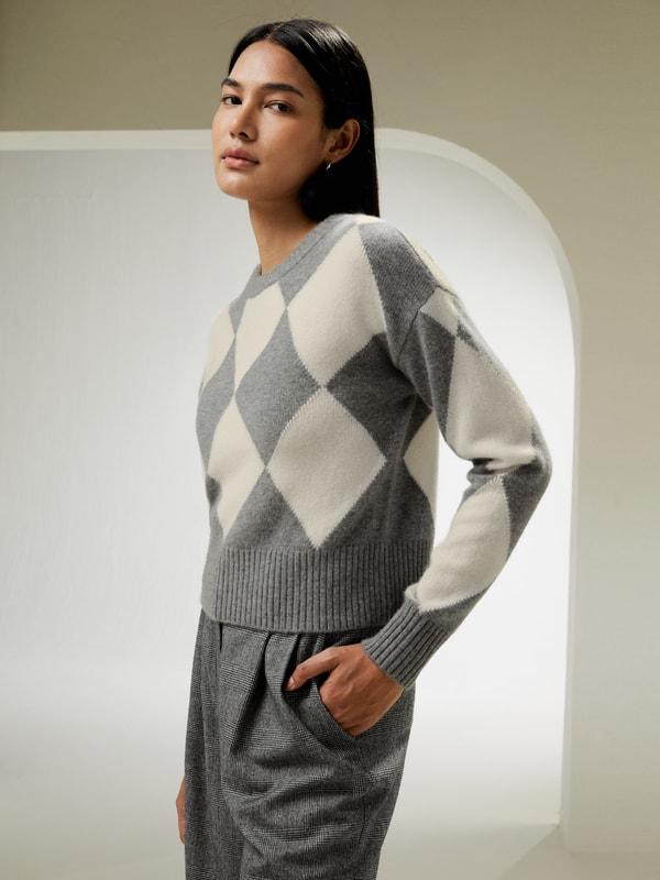 Round Neck Diamond Pattern Cashmere Sweater Product Image