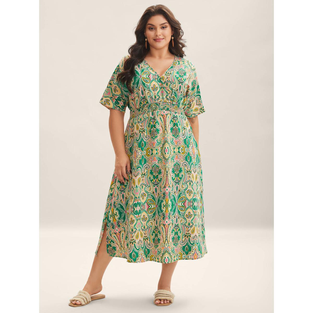 Plus Size Paisley Print Shirred Pockets Midi Dress Truegreen Women Overlap Collar Short sleeve Curvy BloomChic 10/M Product Image