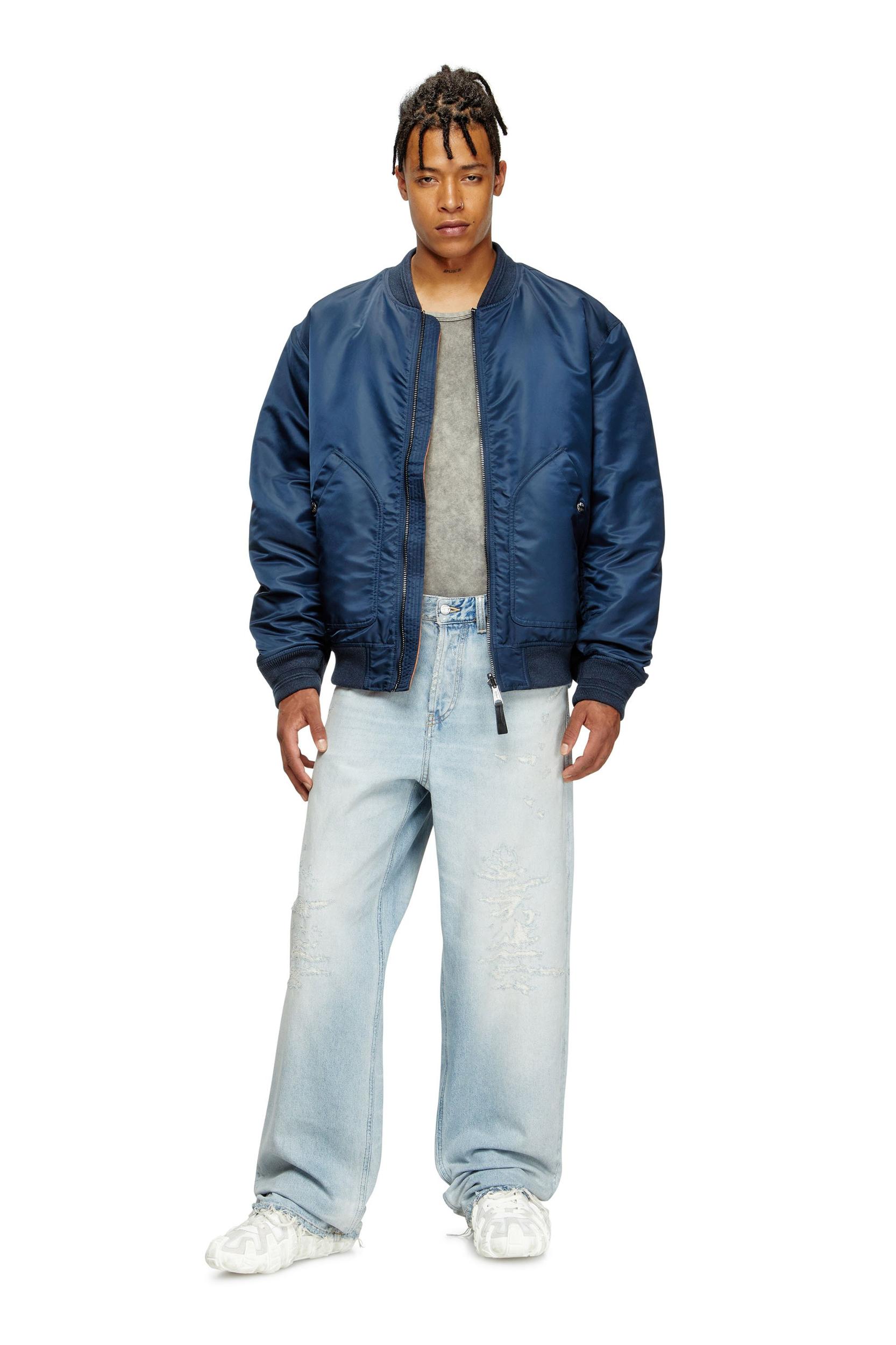 Relaxed Jeans 2001 D-Macro 09M53 Product Image