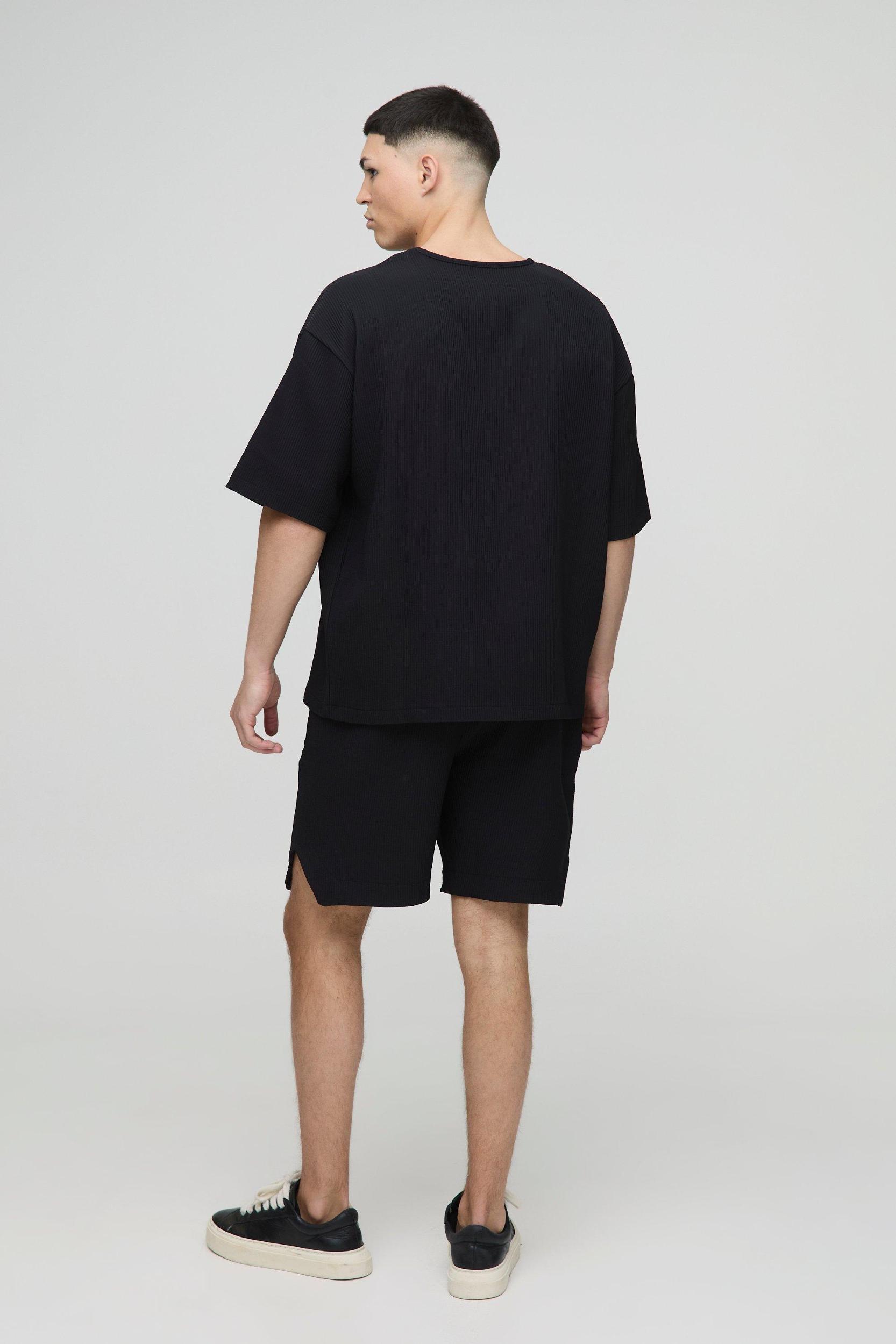 Relaxed Fit Runner Hem Pleated Short | boohooMAN USA Product Image
