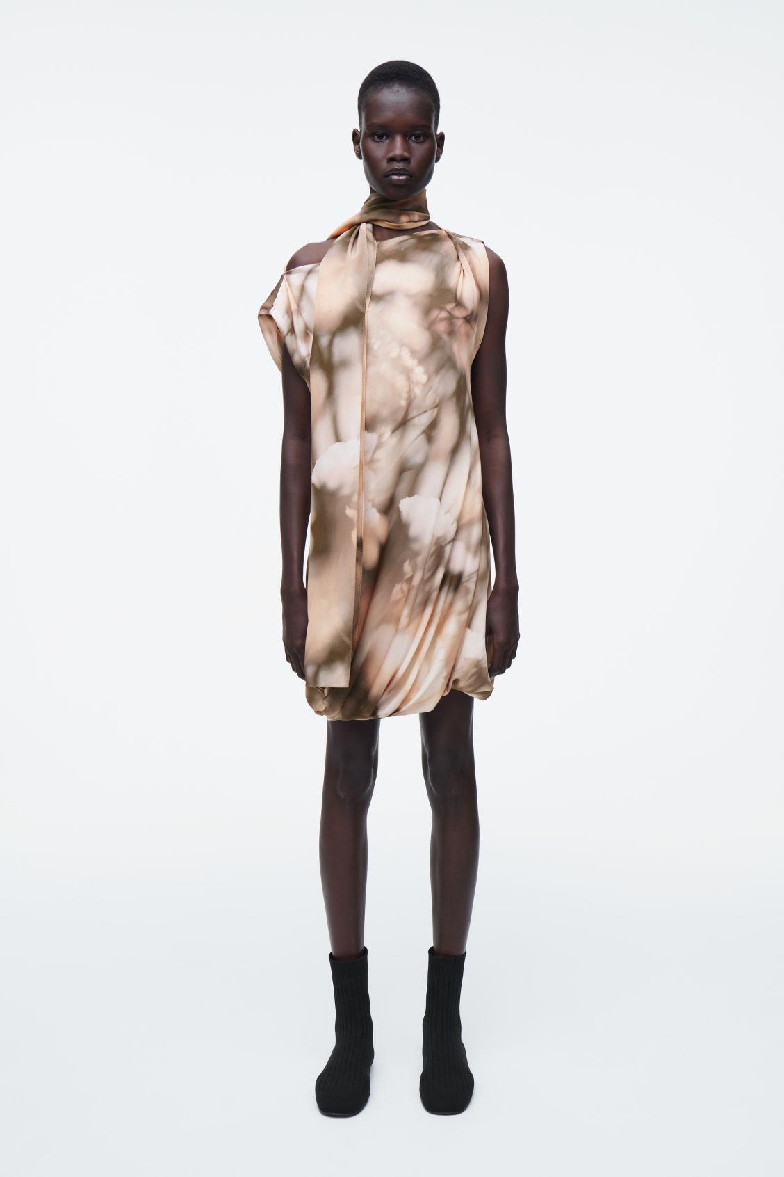 PRINTED SILK SCARF Product Image