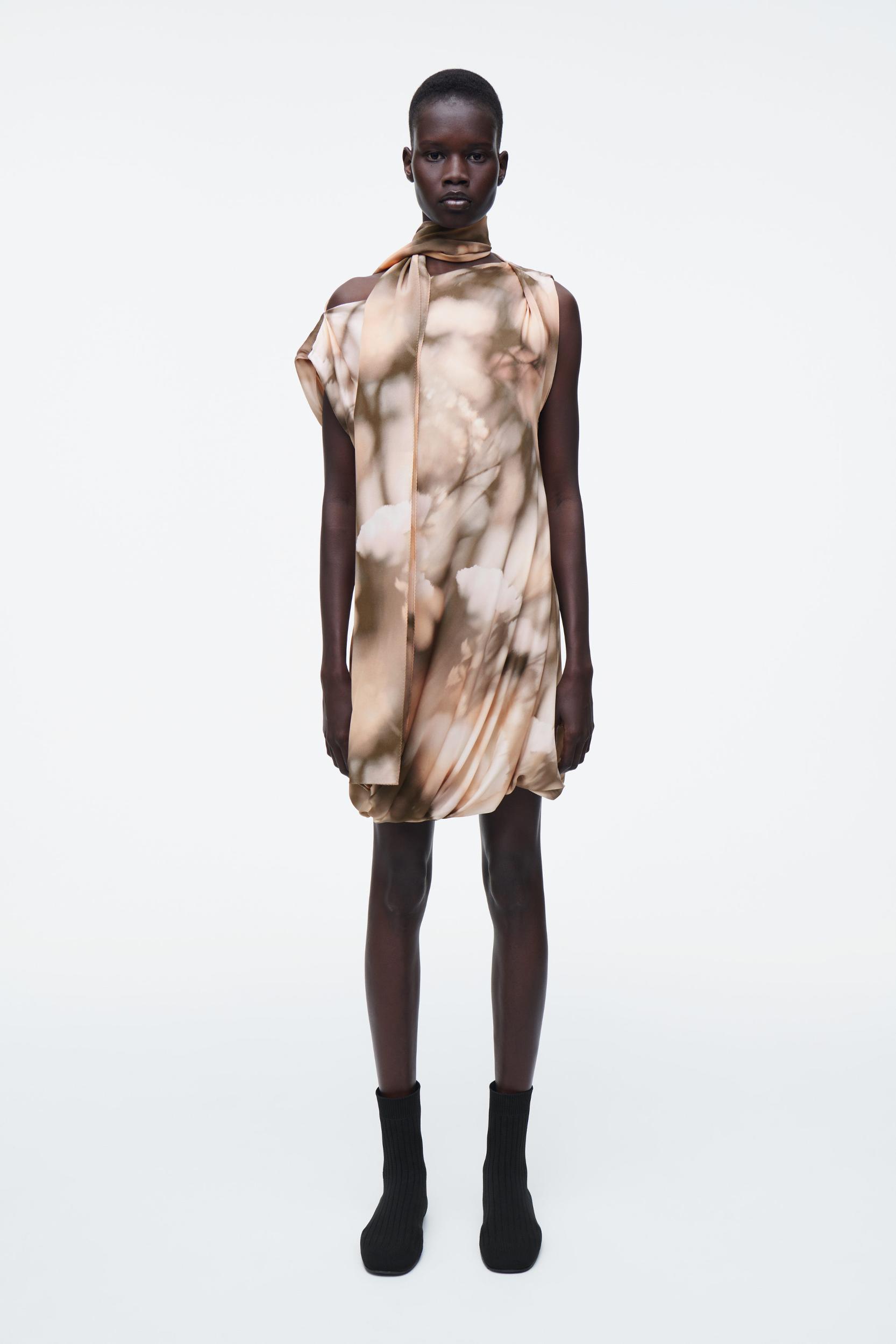 PRINTED SILK SCARF Product Image