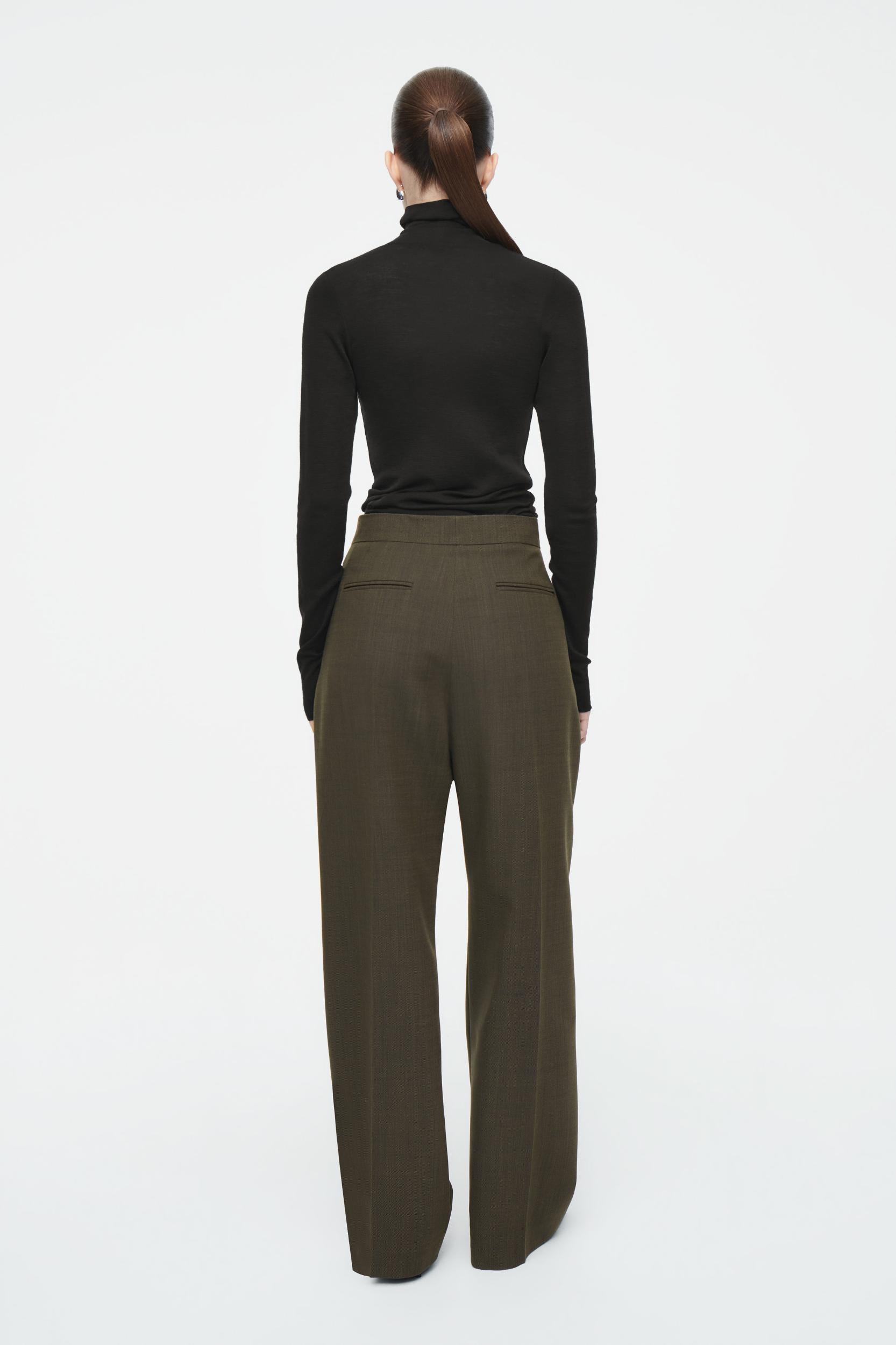 MERINO WOOL TURTLENECK TOP Product Image