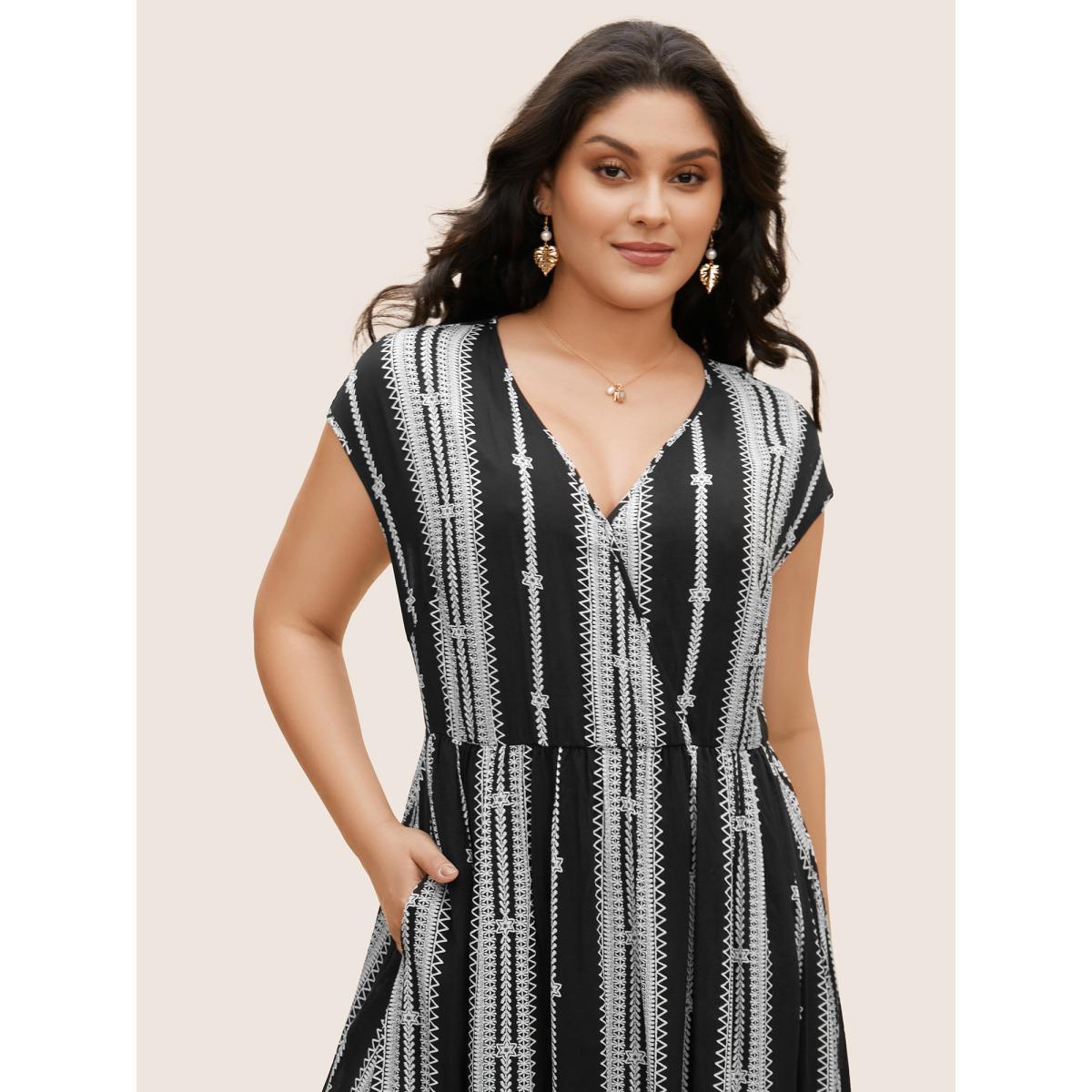 Plus Size V Neck Striped Batwing Sleeve Ruffle Hem Dress Black Women Resort Ruffles V-neck Short sleeve Curvy BloomChic 10/M Product Image