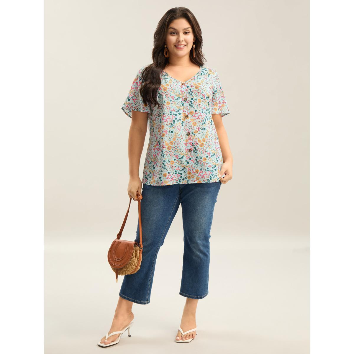 Plus Size LightBlue Floral Print V-Neck Flowy Blouse Women Playful Short sleeve V-neck Vacation Blouses BloomChic 12/L Product Image