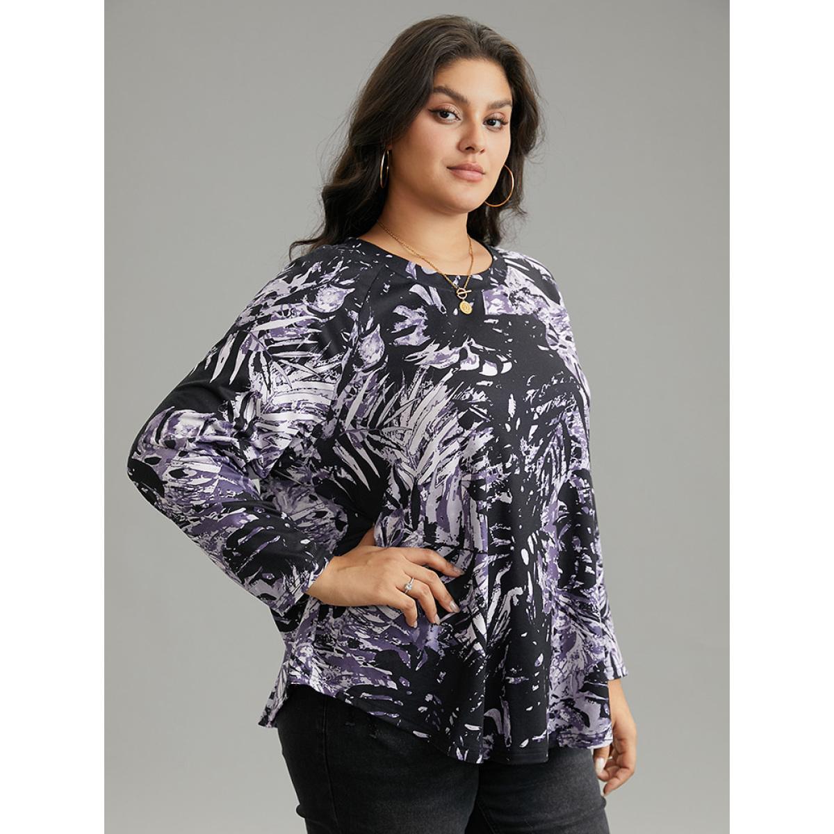 Plus Size Tie Dye Curved Hem T-shirt Black Women Casual Printed Silhouette Floral Print Round Neck Dailywear T-shirts BloomChic 30/6X Product Image