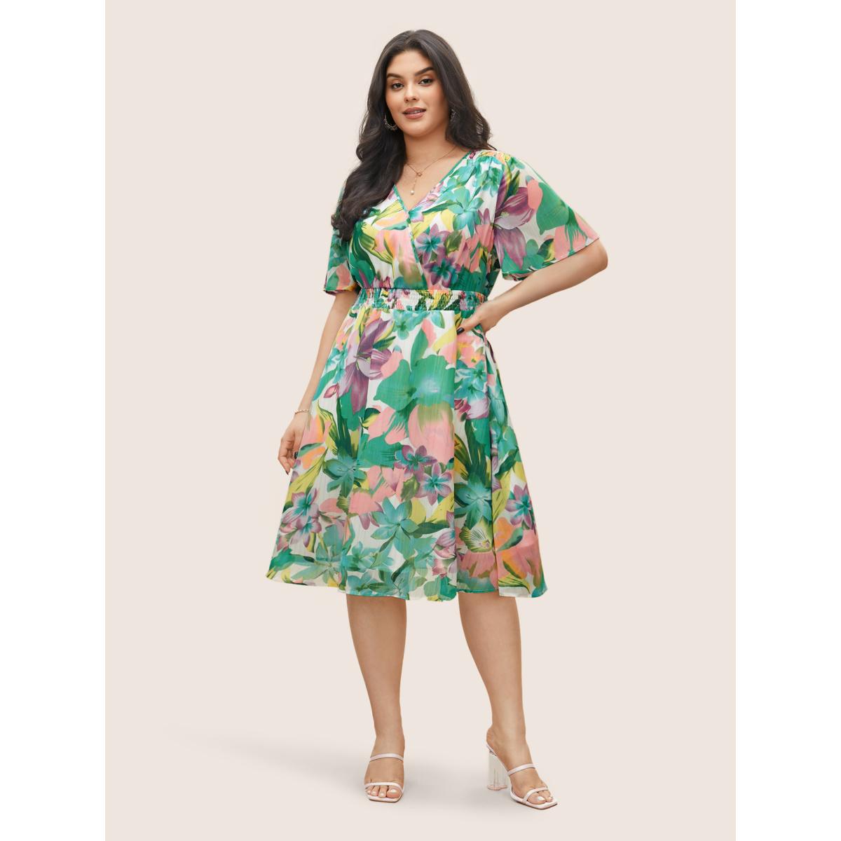 Plus Size Floral Print Overlap Collar Pocket Shirred Dress Green Women Elegant Non Overlap Collar Short sleeve Curvy Midi Dress BloomChic 14-16/1X Product Image