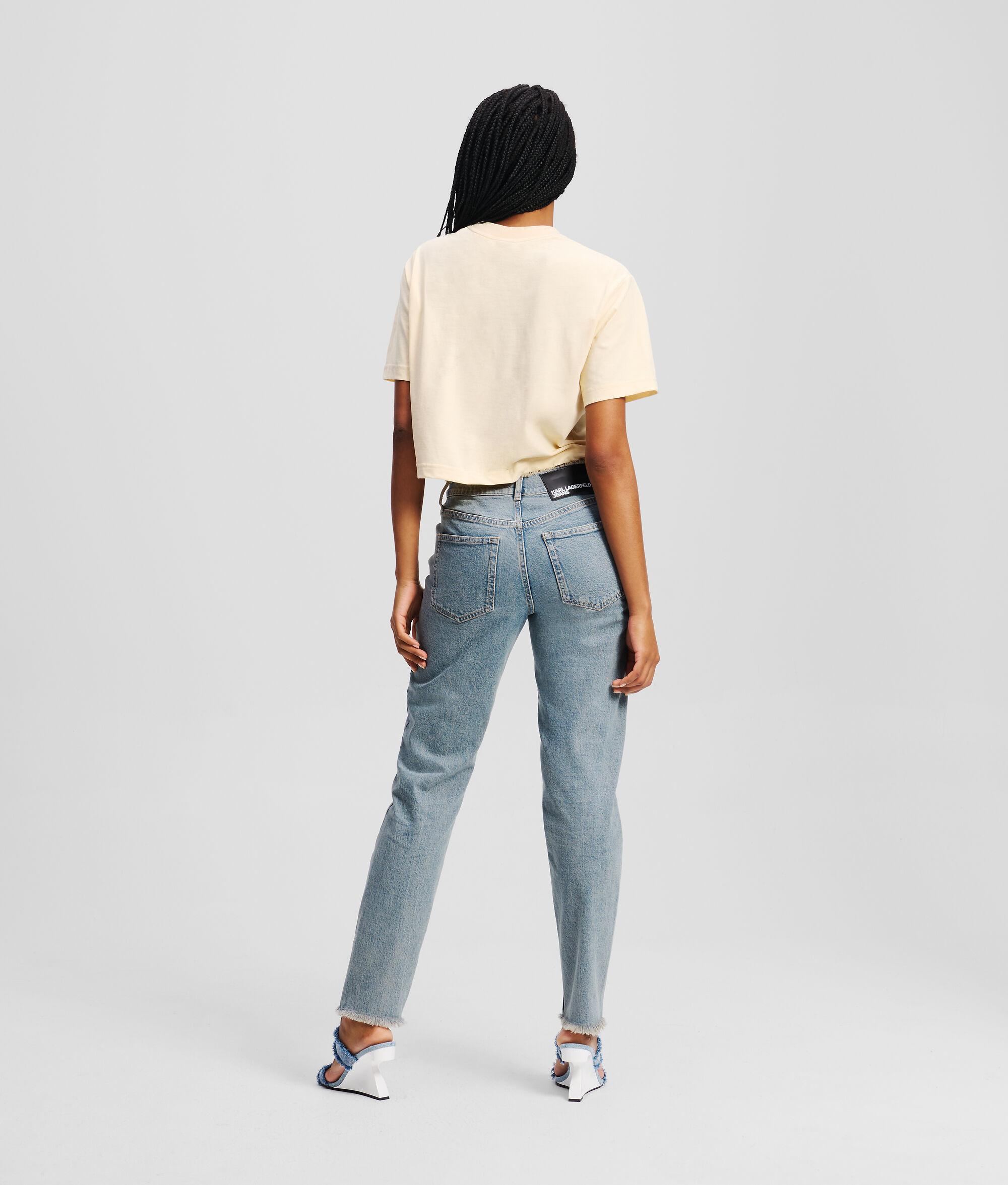 MOM JEANS Product Image