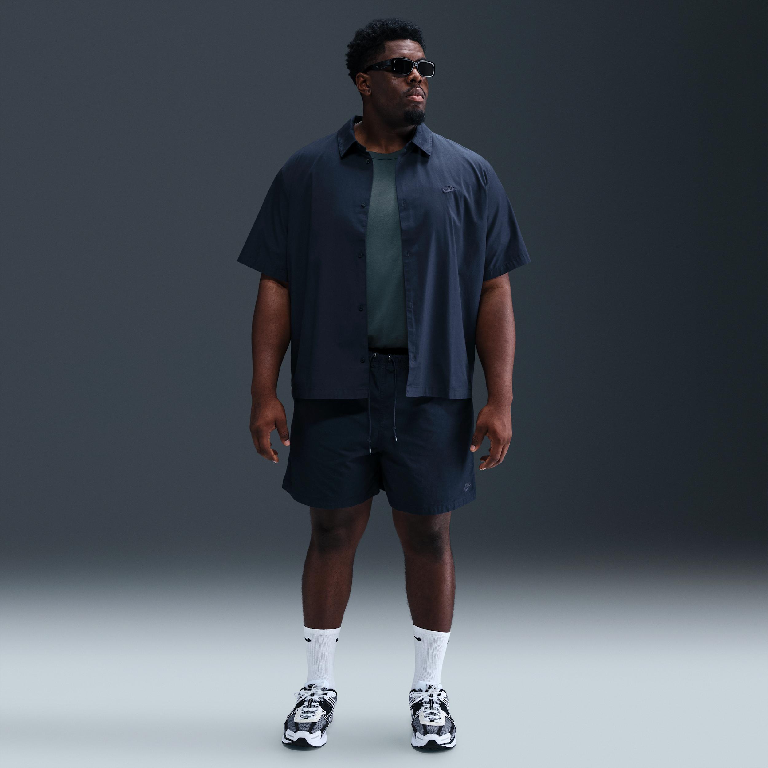 Nike Men's Club Short-Sleeve Button-Down Shirt Product Image