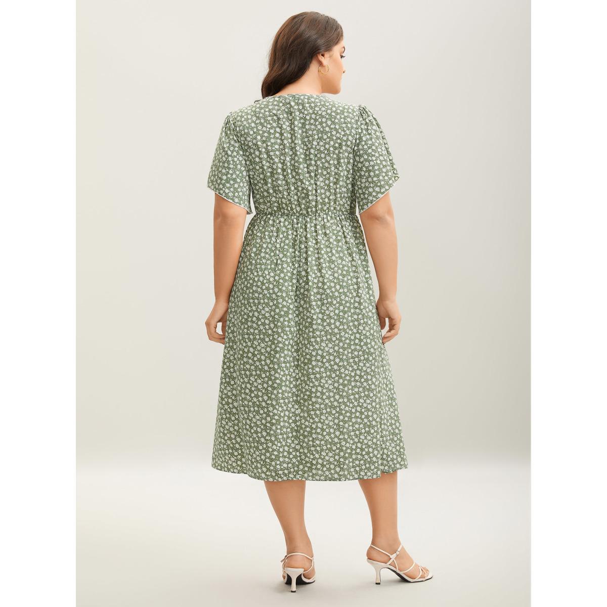 Plus Size Ditsy Floral Print Flared Sleeve Midi Dress Greenbean Women Non Short sleeve Curvy BloomChic 18-20/2X Product Image