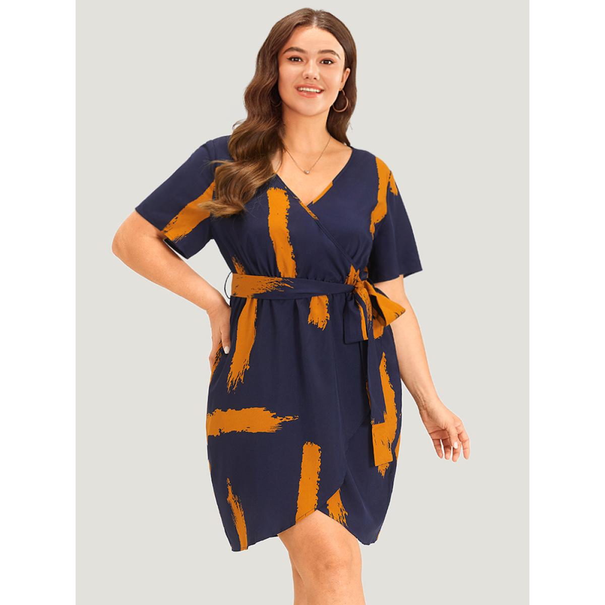 Plus Size Brush Print V Neck Pocket Wrap Hem Belted Dress DarkBlue Women Elegant Wrap V-neck Short sleeve Curvy Short Dress BloomChic 14-16/1X Product Image