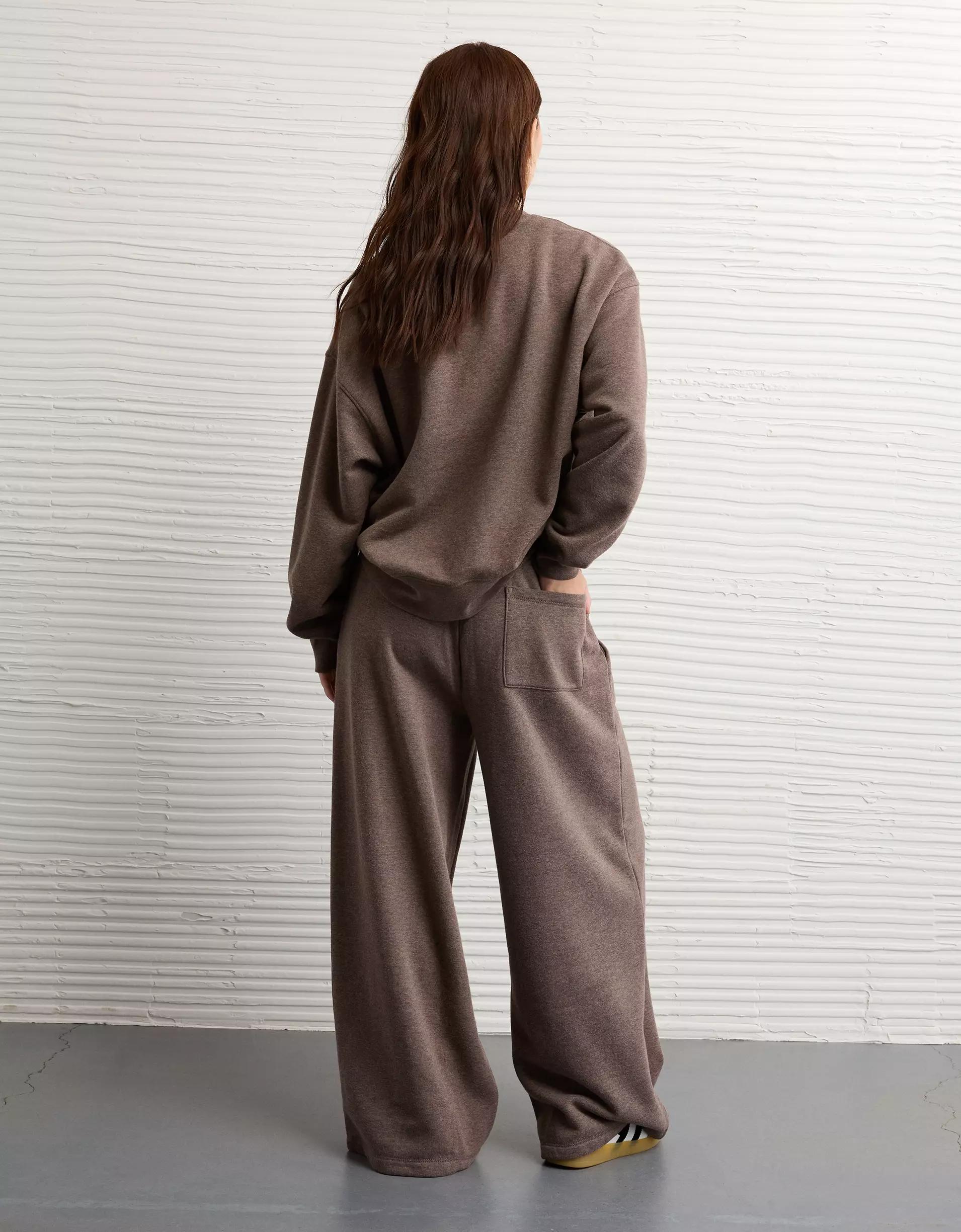 AE Everyday Luxe Wide-Leg Sweatpant Product Image