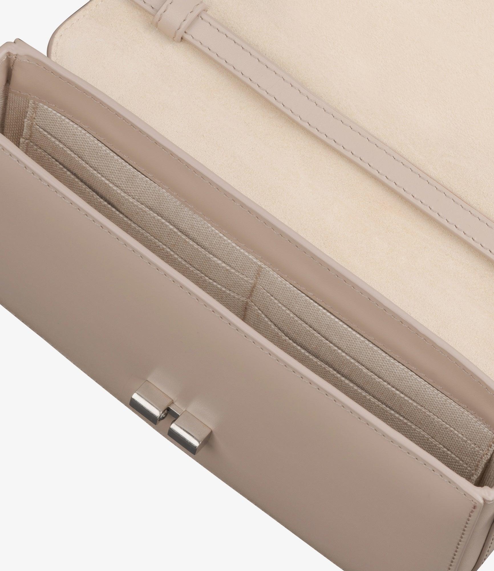 Grace Chaine clutch Female Product Image