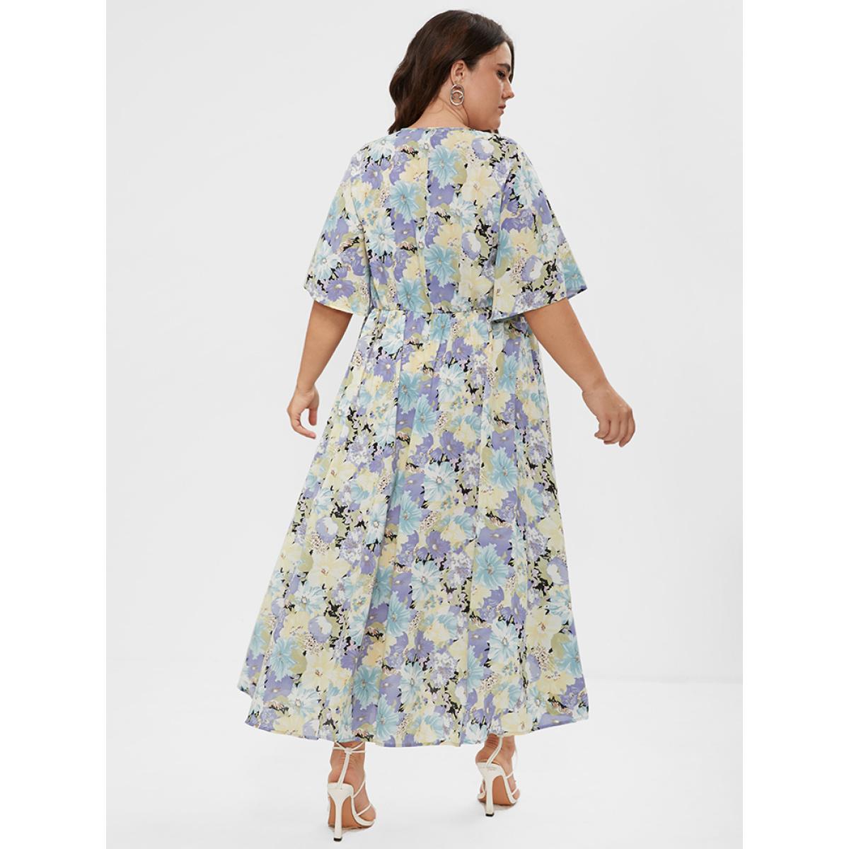 Plus Size Floral Split Pocket Button Detail Wrap Maxi Dress Purple Women Dating Wrap V-neck Short sleeve Curvy Midi Dress BloomChic 12/L Product Image