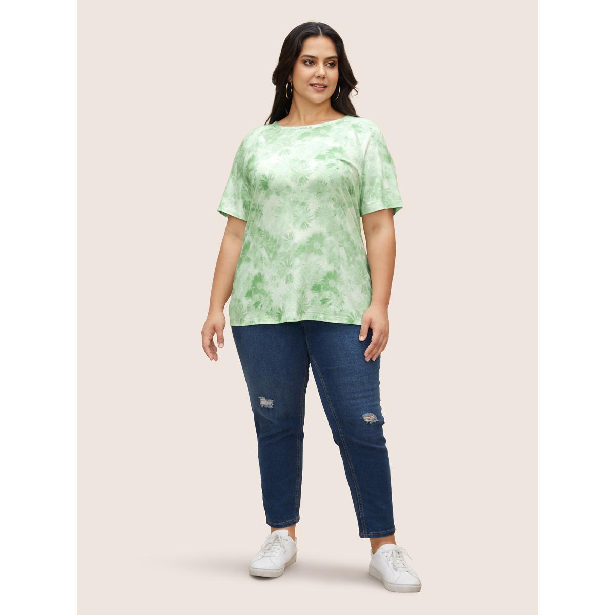 Plus Size Tie Dye Flowers Round Neck Raglan Sleeve T-shirt Green Women Casual Contrast Natural Flowers Round Neck Everyday T-shirts BloomChic 10/M Product Image