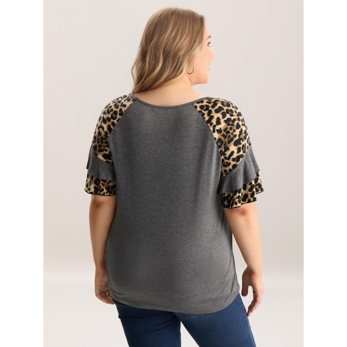 Plus Size Leopard Print Color Contrast Crewneck T-Shirt DimGray Women Contrast V-neck Everyday-Casual T-shirts BloomChic 12/L Product Image