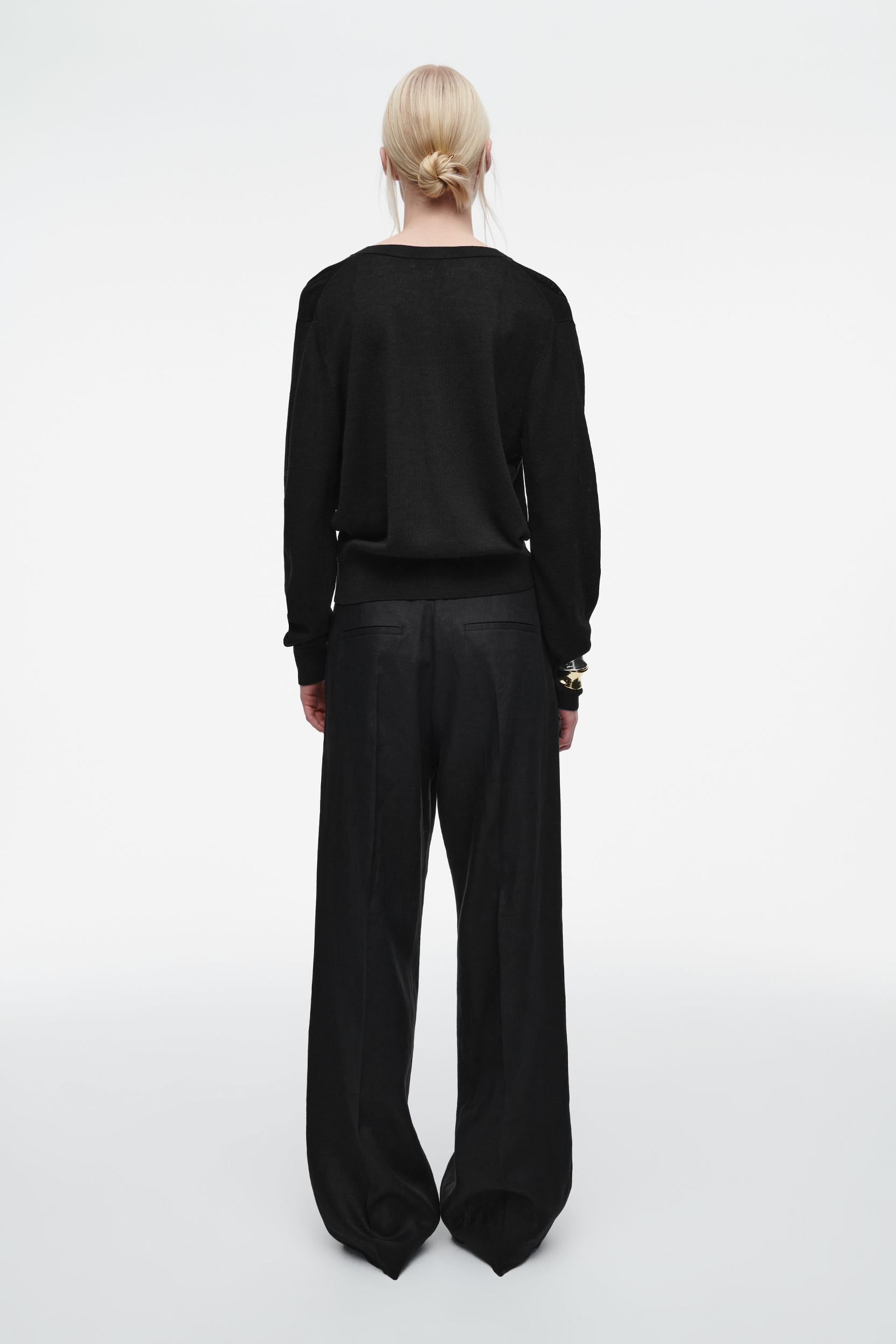 MERINO WOOL-LINEN BLEND V-NECK CARDIGAN Product Image