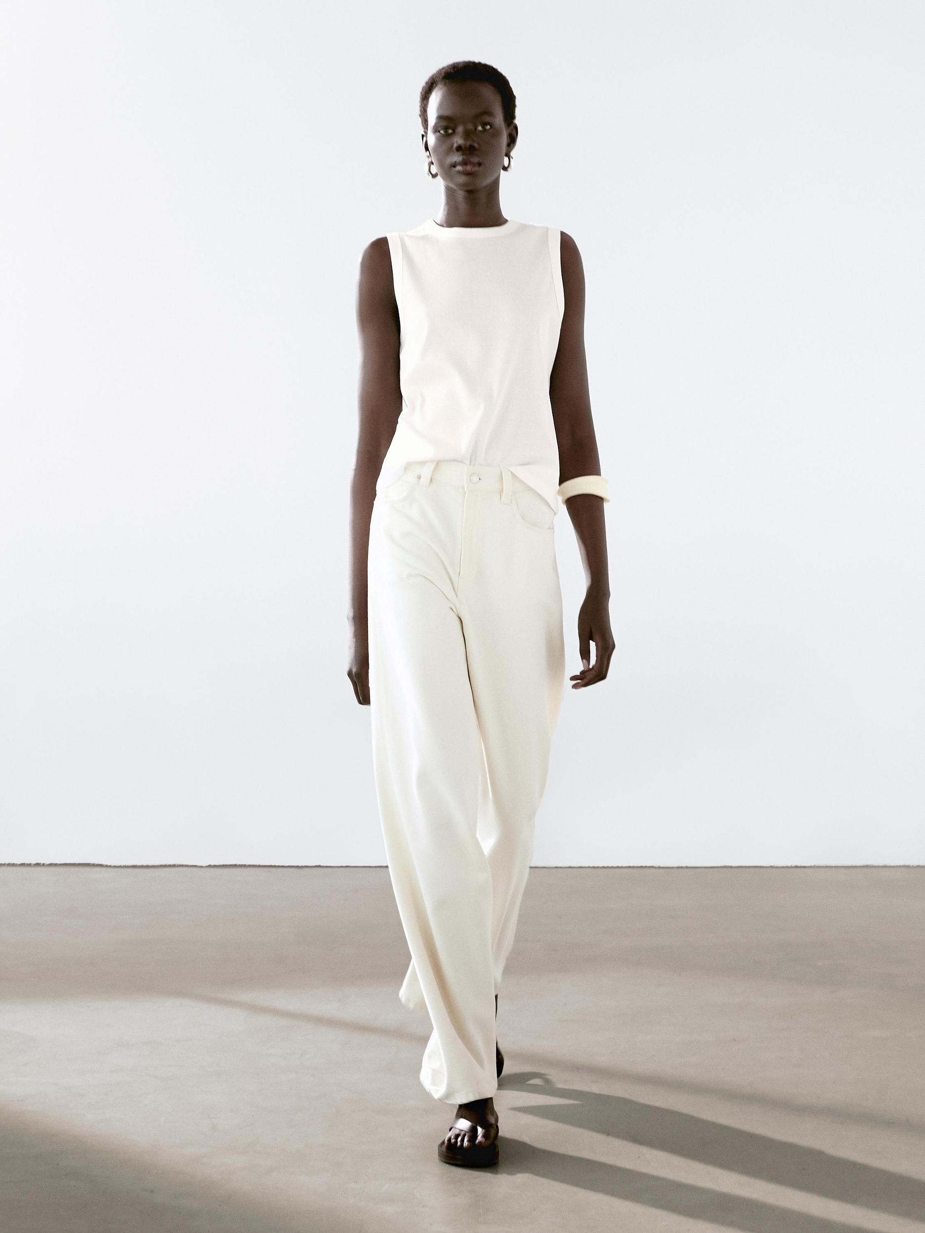 Sleeveless 100% cotton T-shirt Product Image