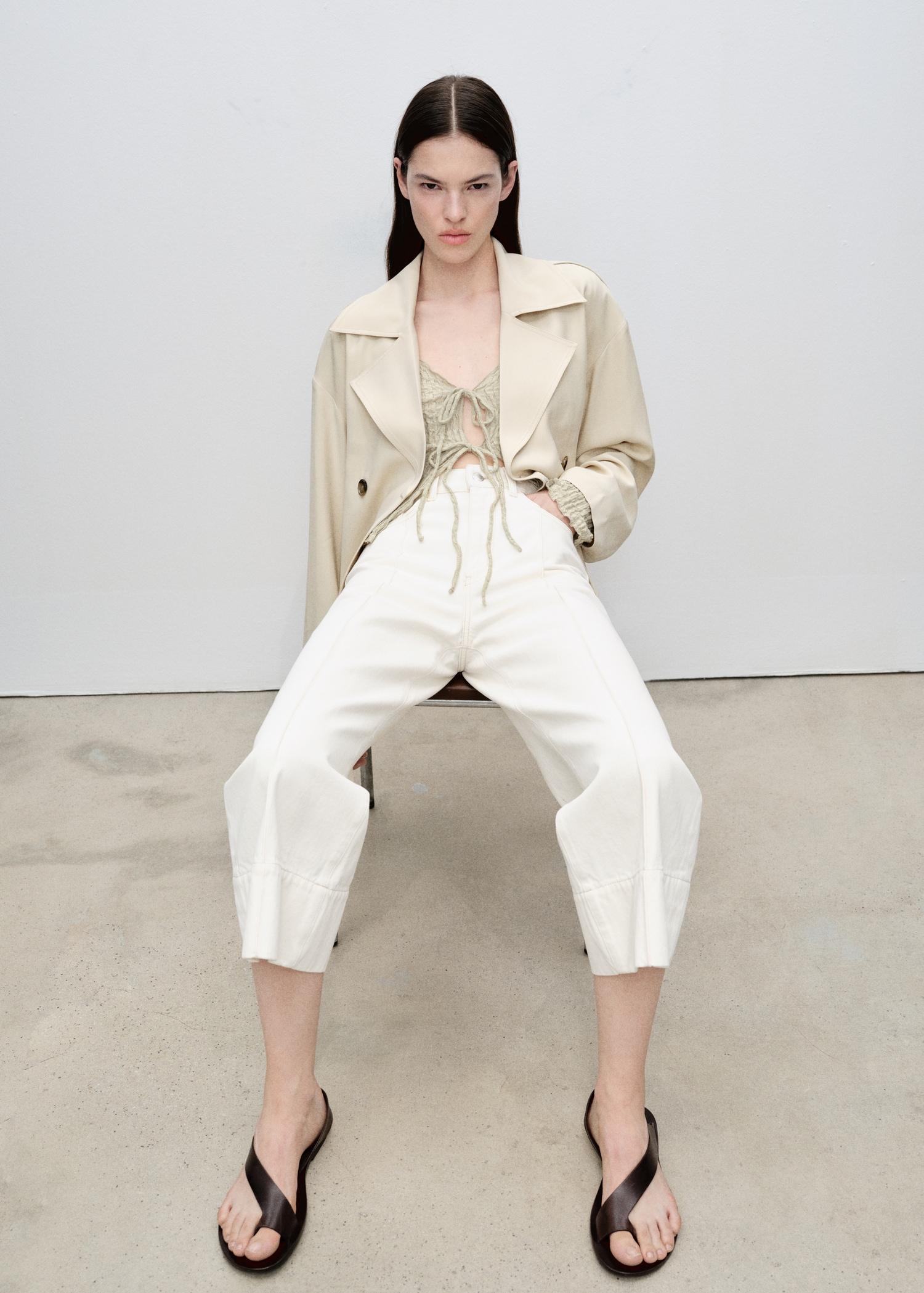 Wide-leg cropped jeans with seam detail - Women | MANGO USA Product Image