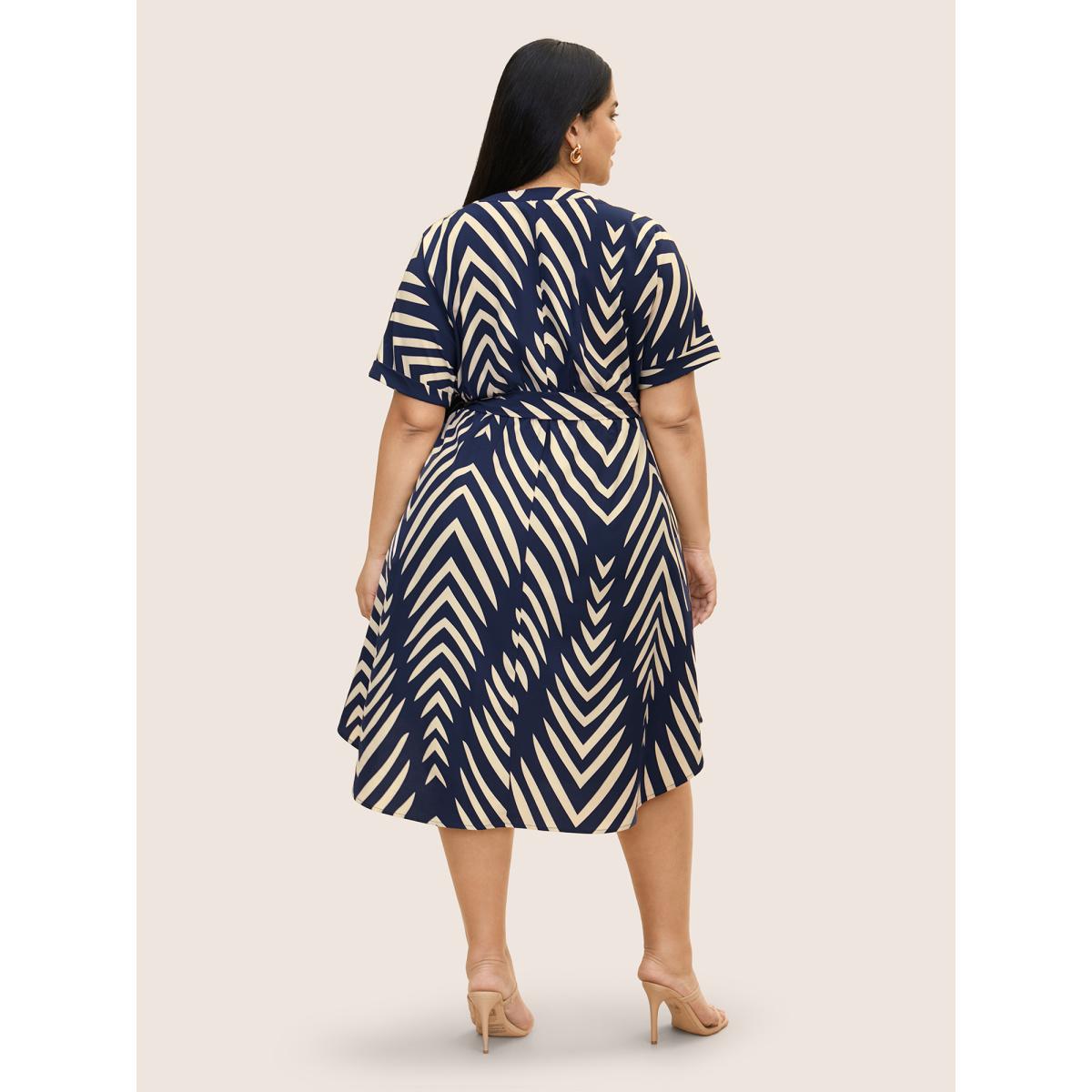 Plus Size Geometric Belted Dolman Sleeve Curved Hem Dress Navy Women Office Flat collar with V-notch Short sleeve Curvy BloomChic 30/6X Product Image