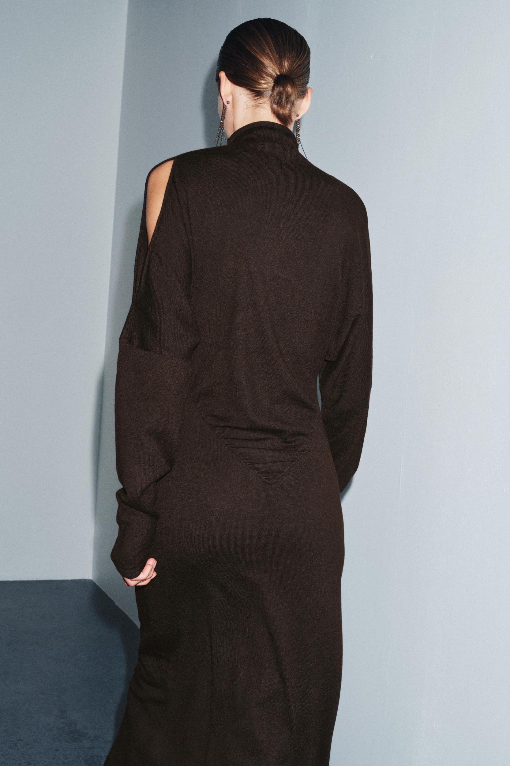 KNIT CUT OUT MIDI DRESS Product Image