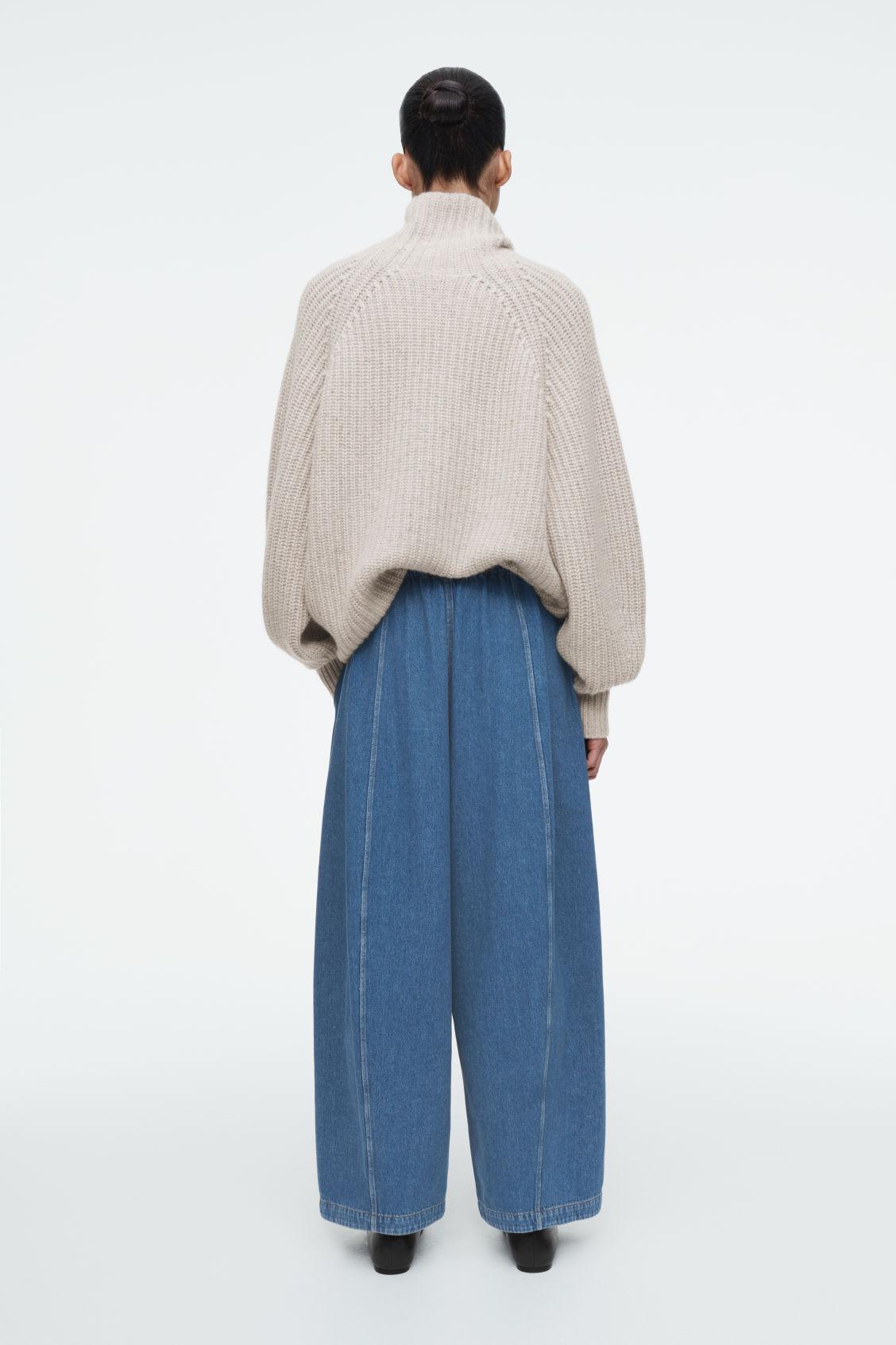 BARREL-LEG DENIM DRAWSTRING PANTS Product Image