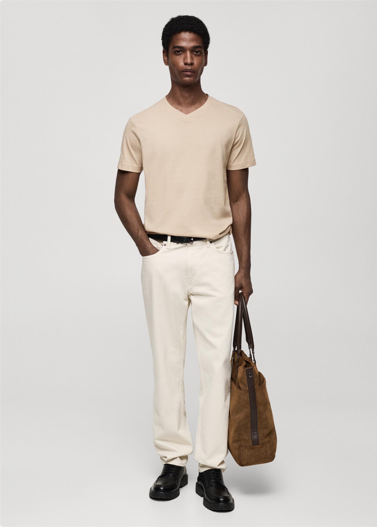 100% cotton slim-fit V-neck t-shirt - Men | MANGO USA Product Image