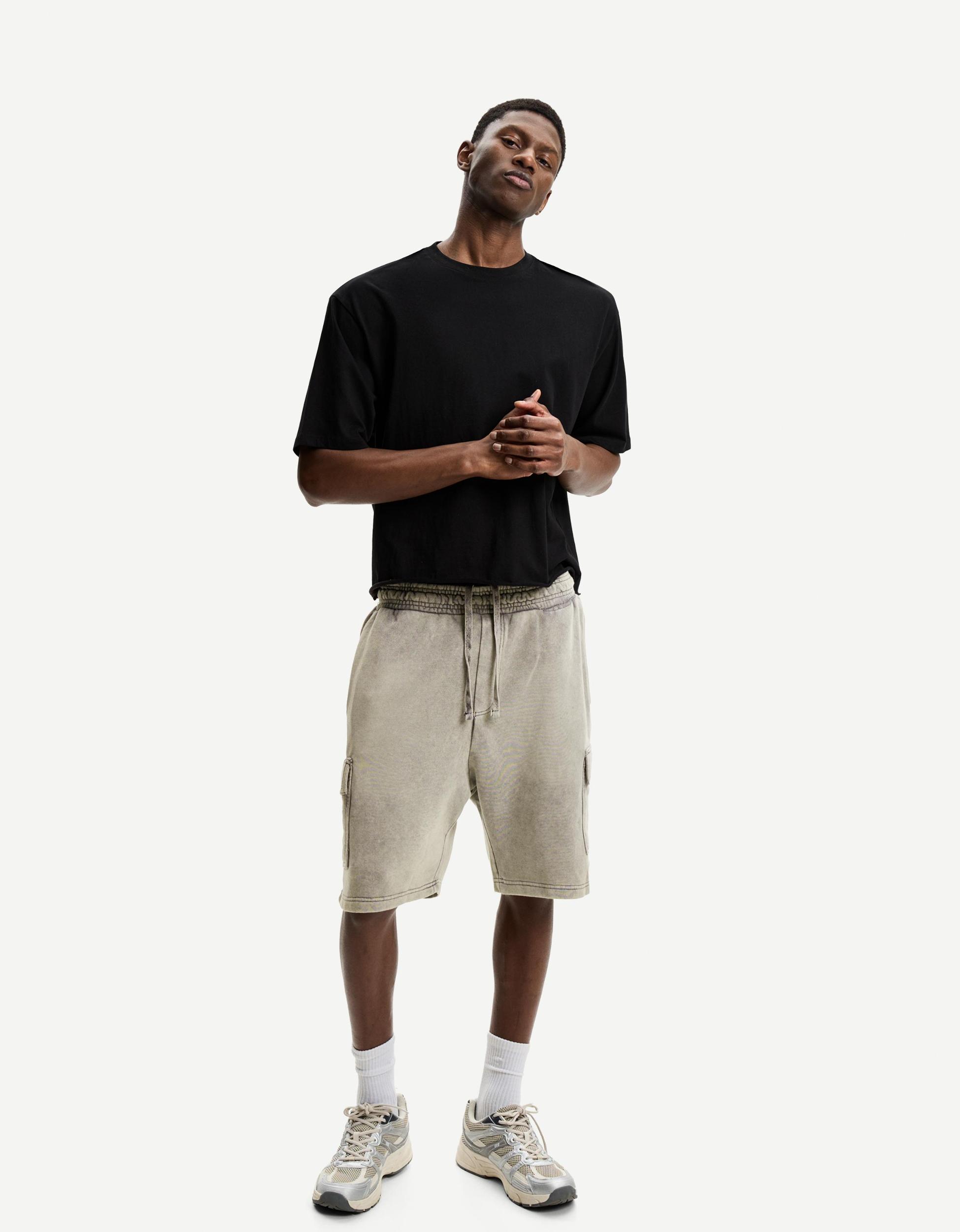 Plush cargo Bermuda shorts Product Image